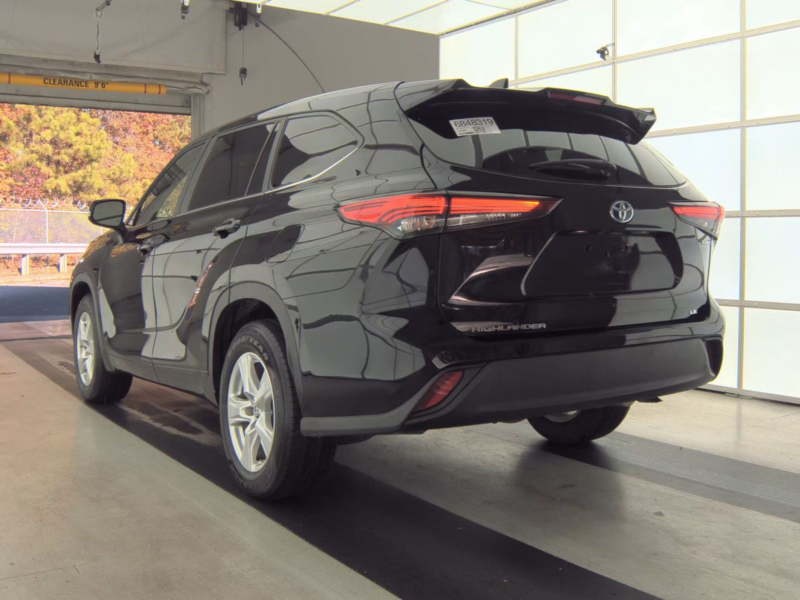 2023 Toyota Highlander Hybrid LE FWD