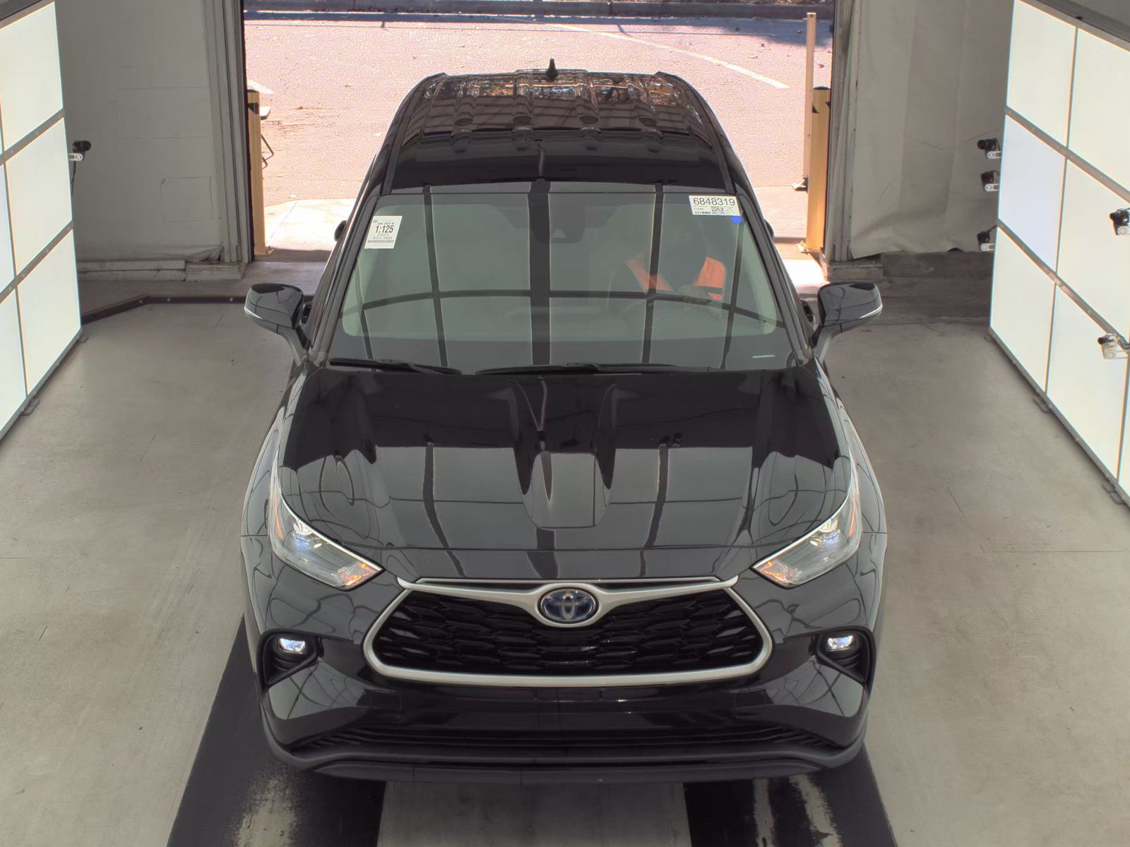 2023 Toyota Highlander Hybrid LE FWD