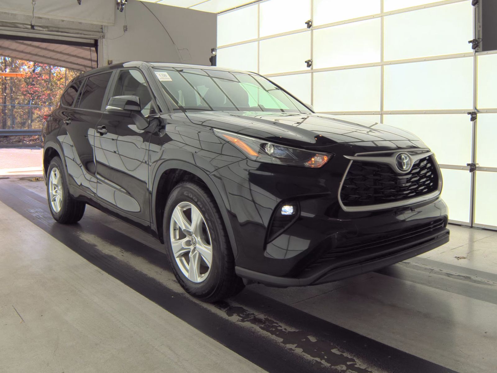 2023 Toyota Highlander Hybrid LE FWD