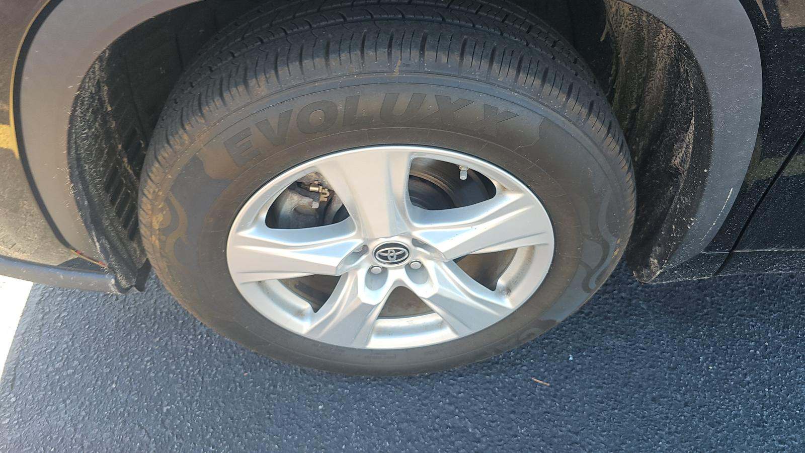 2023 Toyota Highlander Hybrid LE FWD