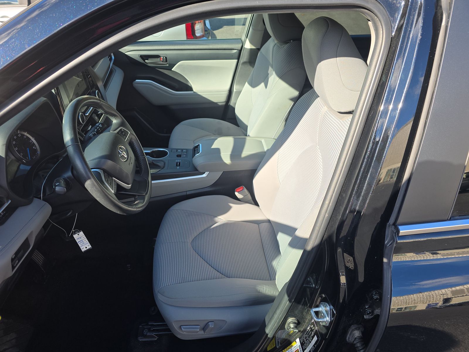 2023 Toyota Highlander Hybrid LE FWD