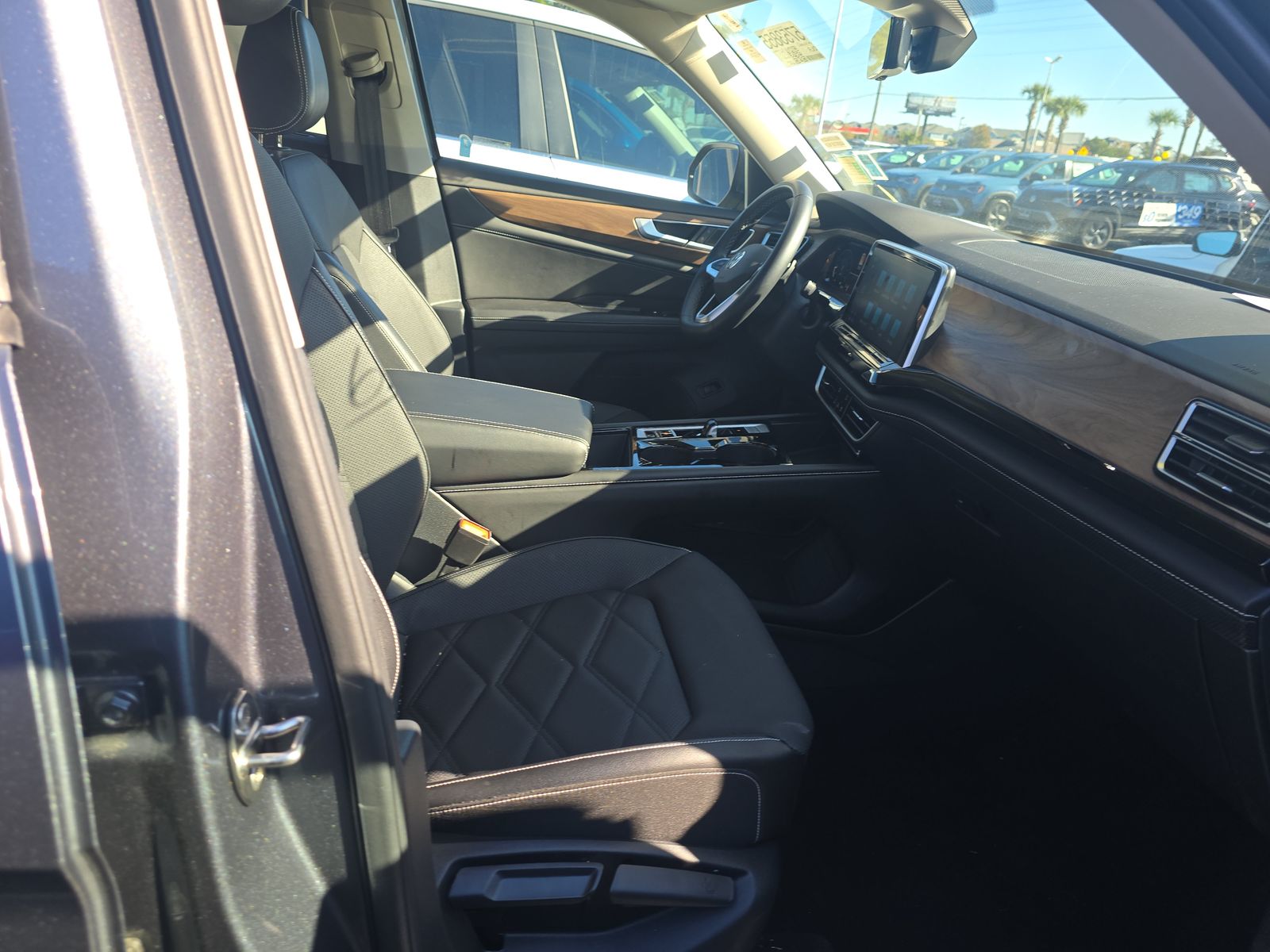 2024 Volkswagen Atlas 2.0T SE FWD