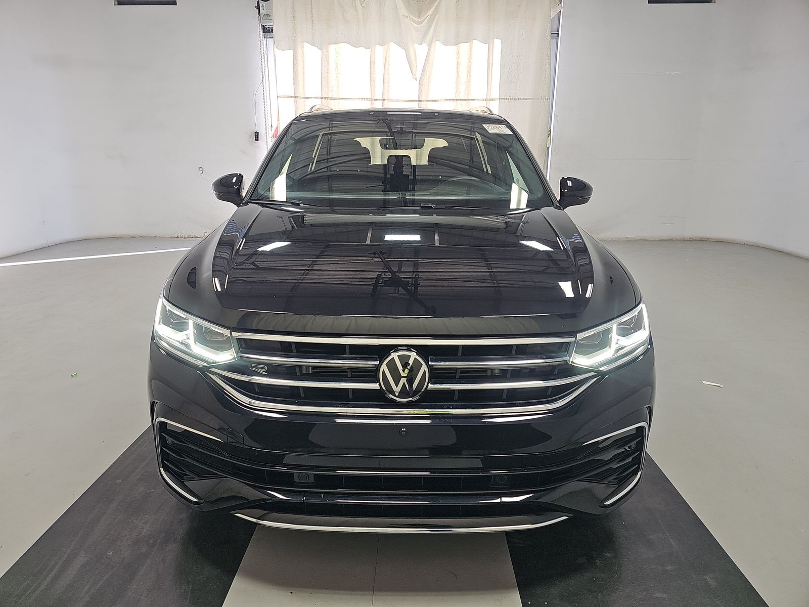 2024 Volkswagen Tiguan 2.0T SEL R-Line AWD