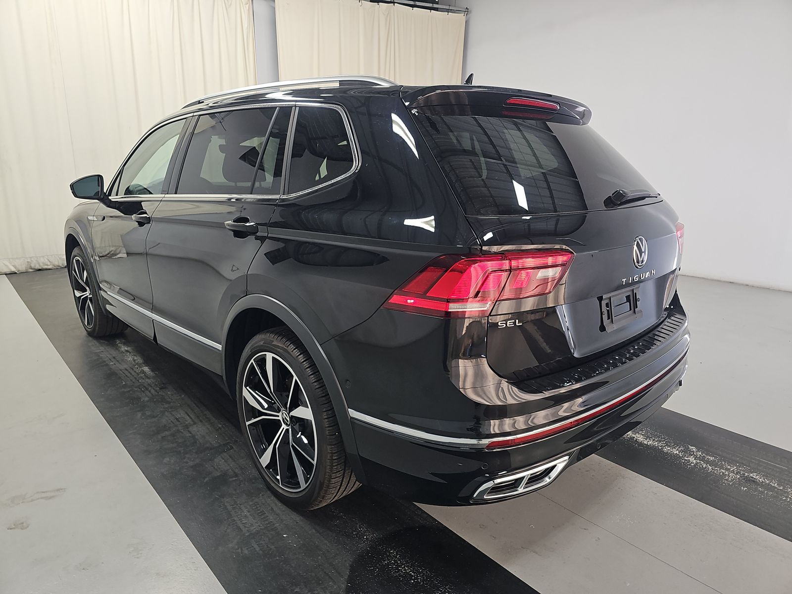 2024 Volkswagen Tiguan 2.0T SEL R-Line AWD