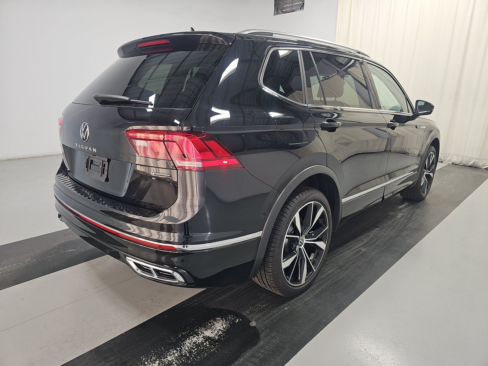 2024 Volkswagen Tiguan 2.0T SEL R-Line AWD