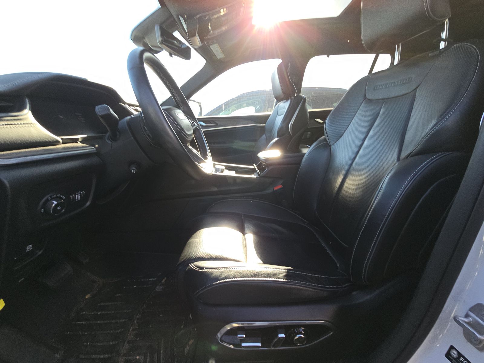 2022 Jeep Grand Cherokee Overland AWD