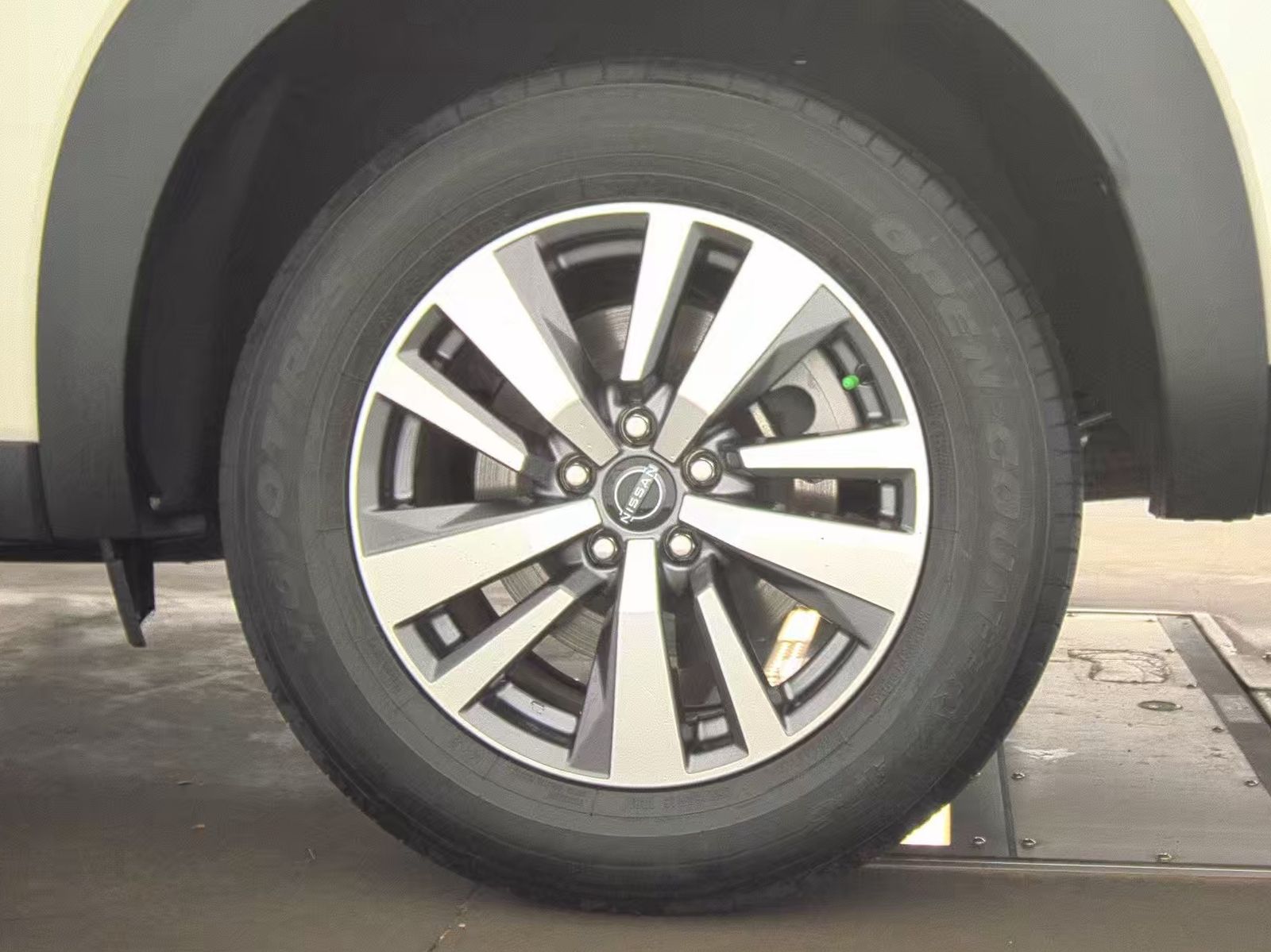 2023 Nissan Pathfinder SL AWD