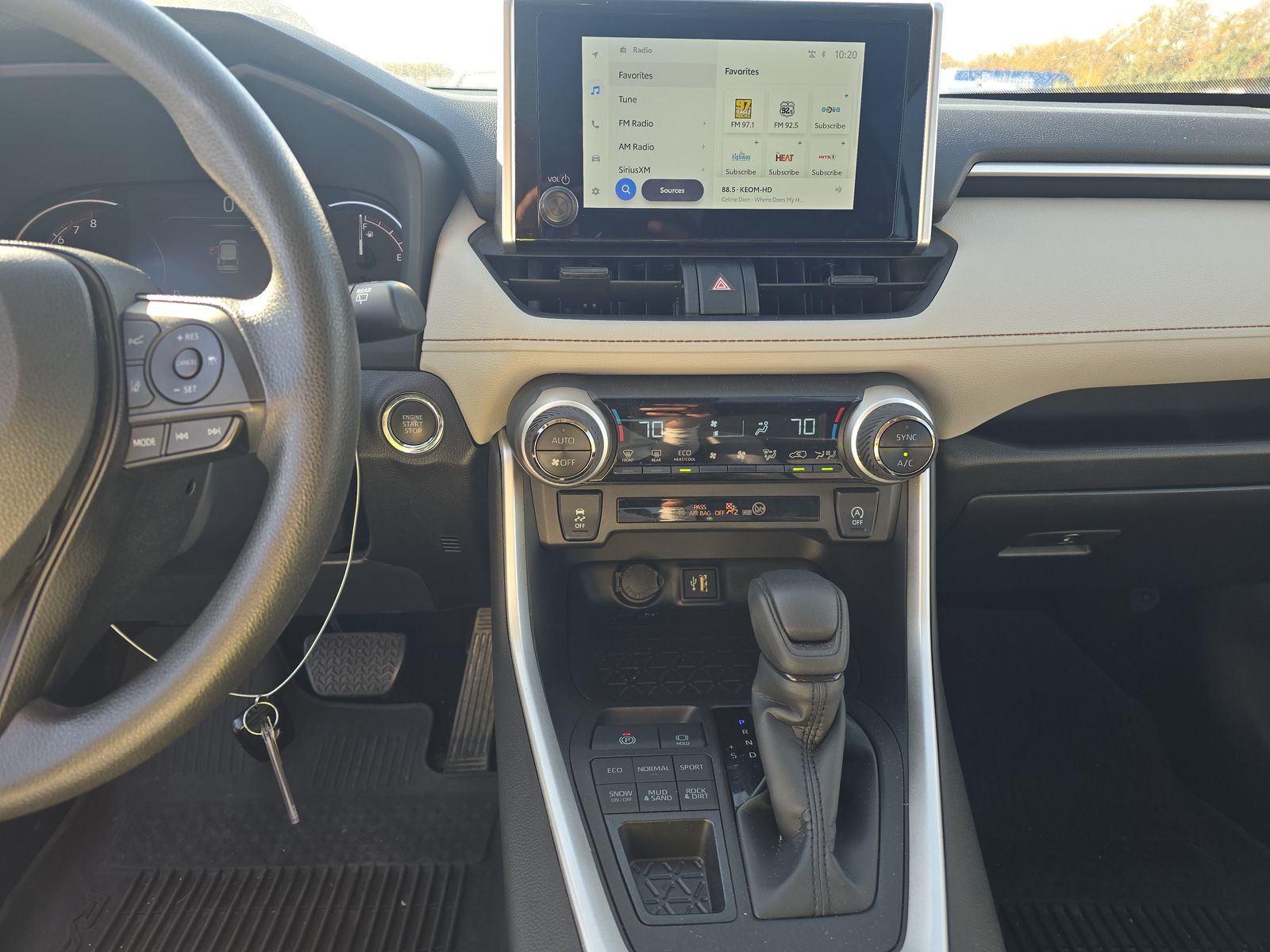 2025 Toyota RAV4 XLE AWD