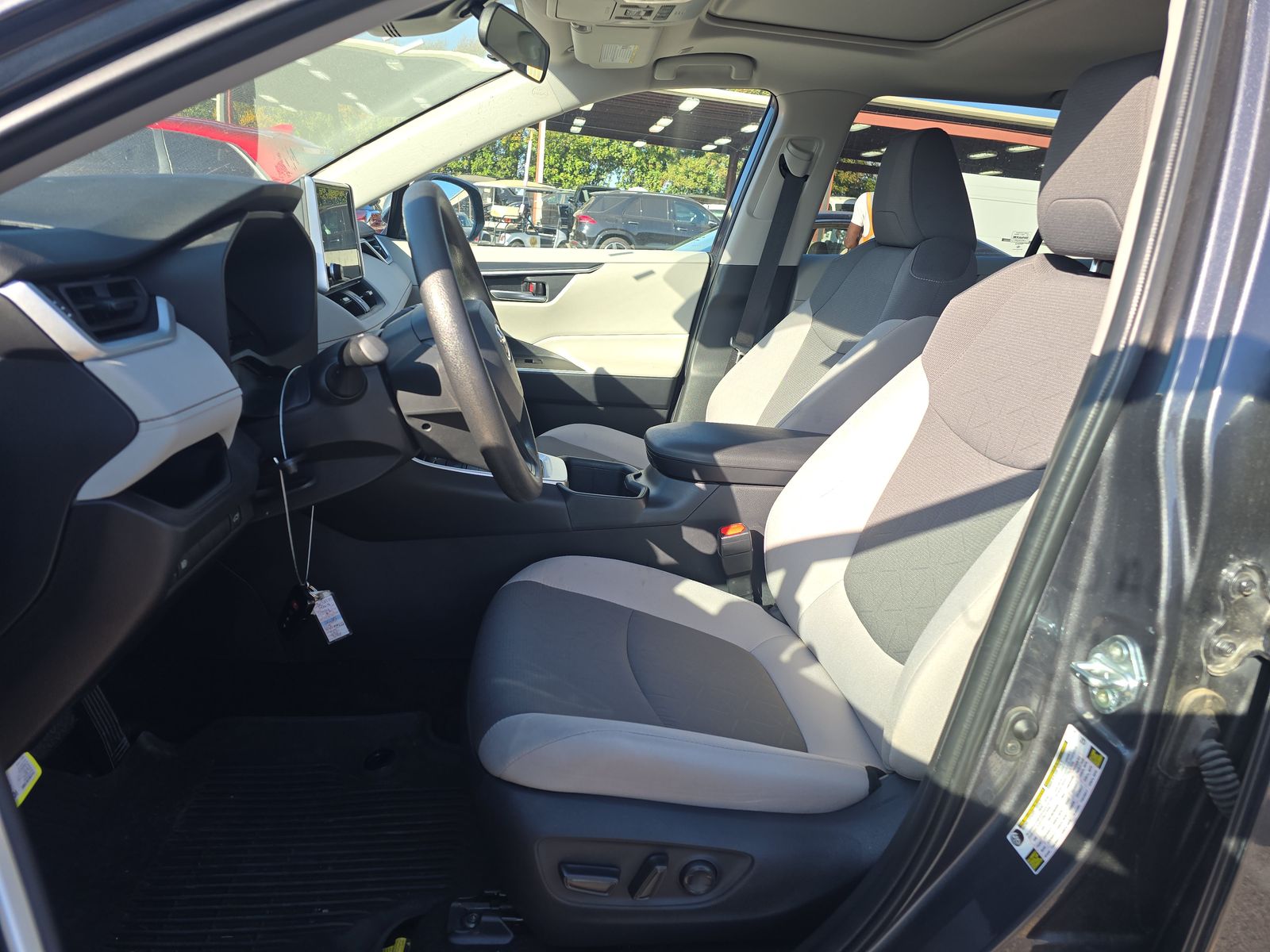 2025 Toyota RAV4 XLE AWD