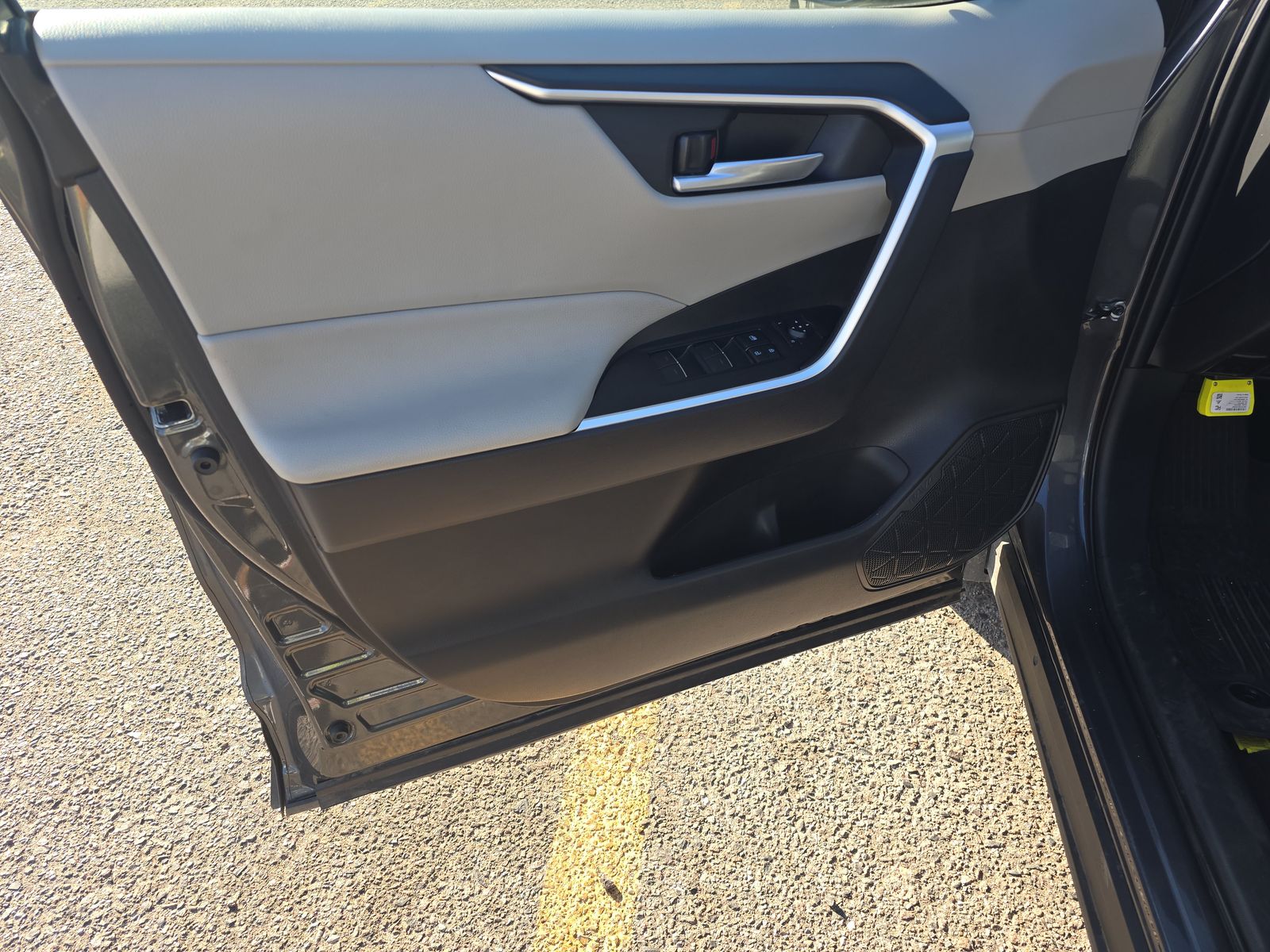 2025 Toyota RAV4 XLE AWD