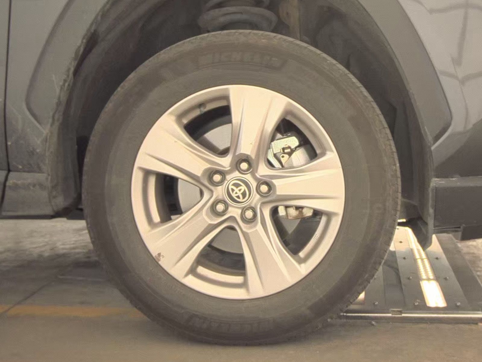 2025 Toyota RAV4 XLE AWD