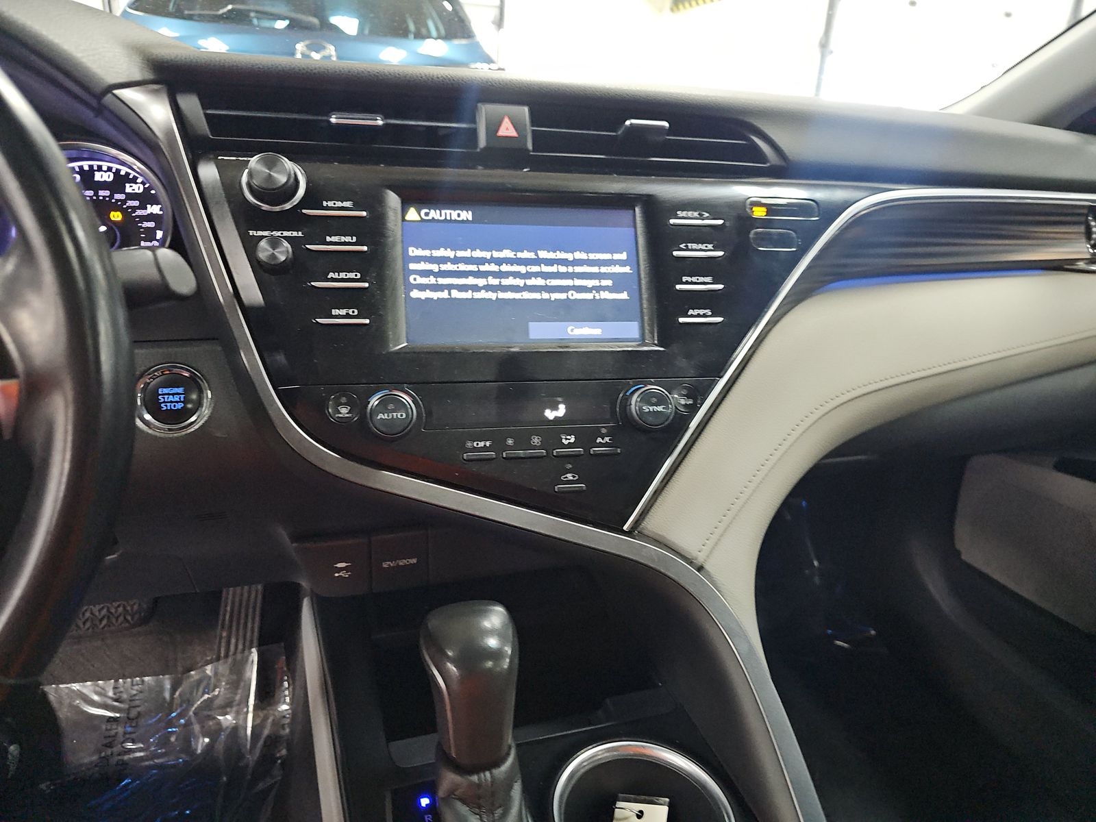 2018 Toyota Camry XLE FWD