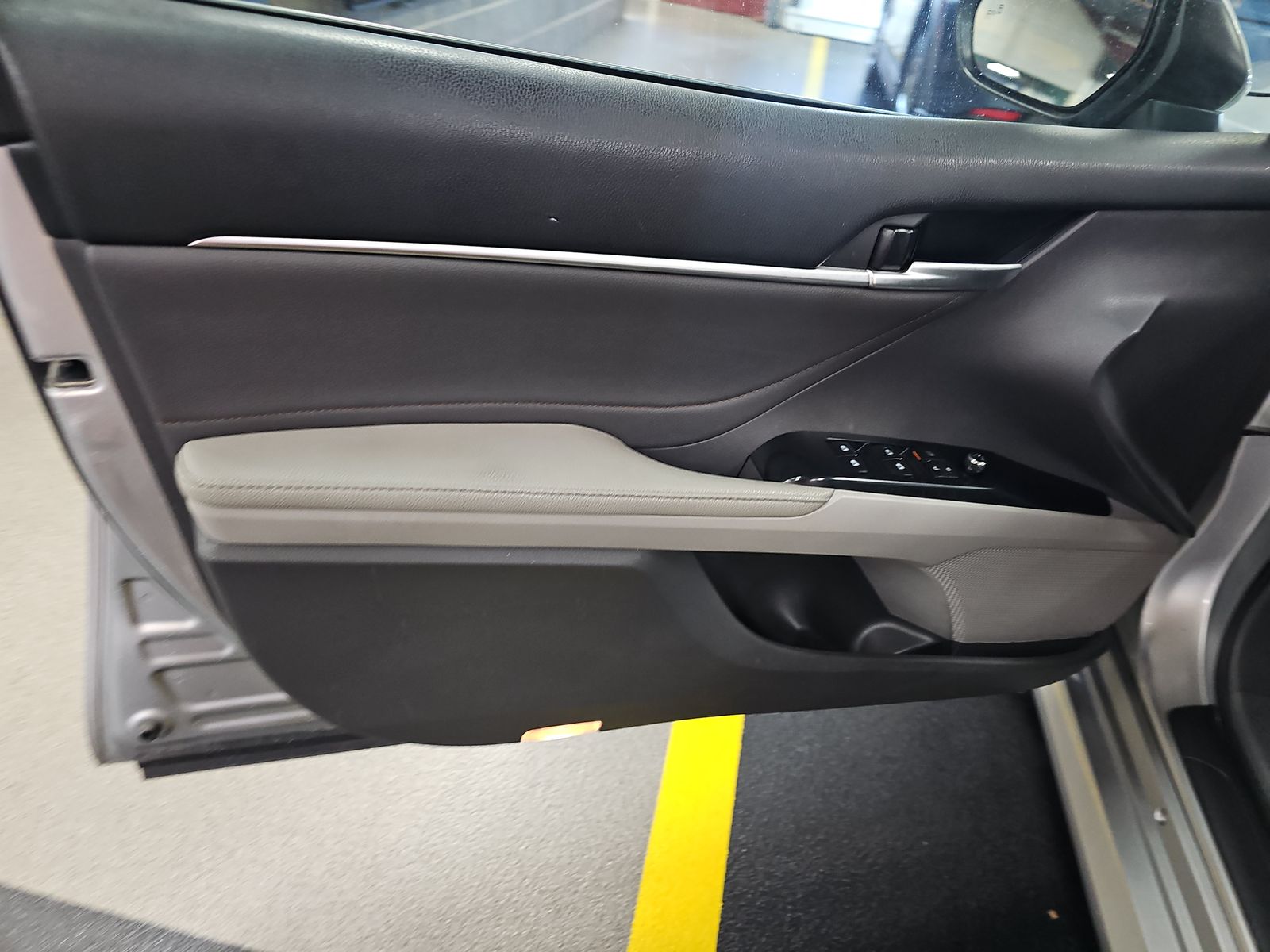 2018 Toyota Camry XLE FWD