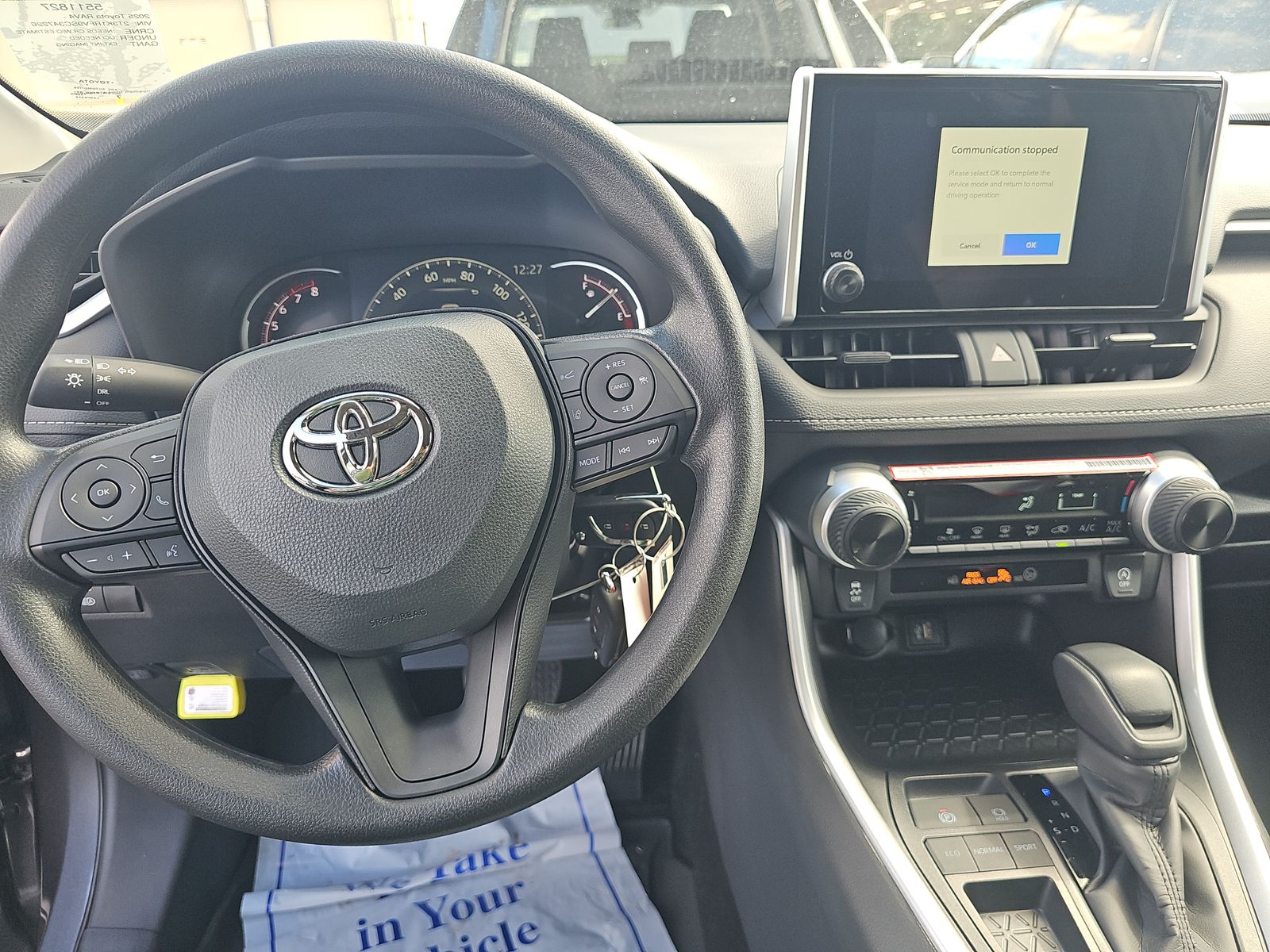 2025 Toyota RAV4 LE FWD