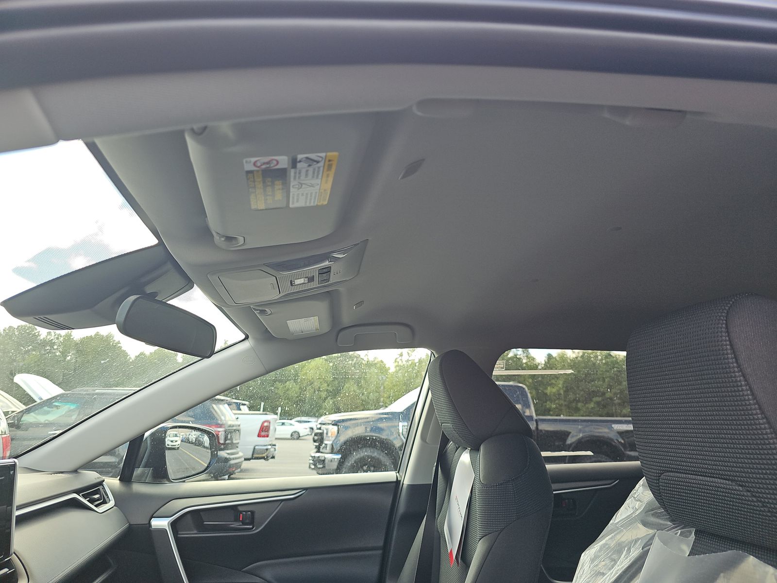 2025 Toyota RAV4 LE FWD