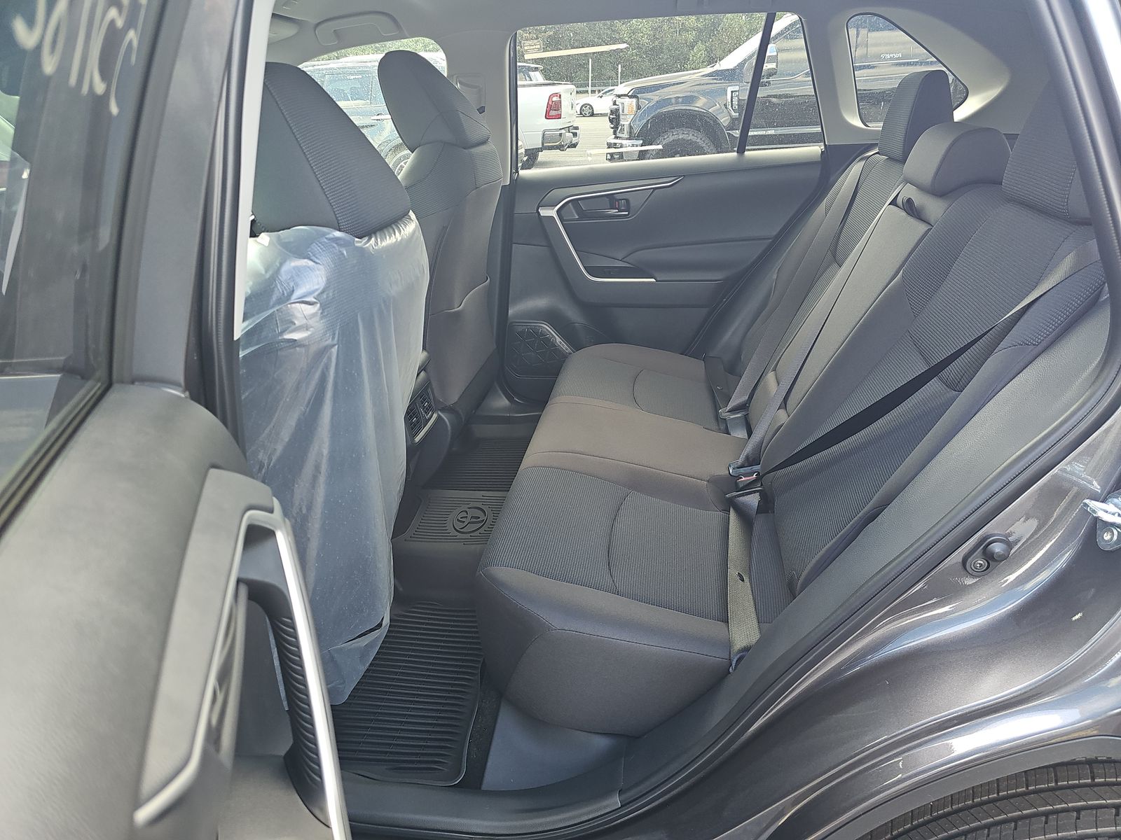 2025 Toyota RAV4 LE FWD