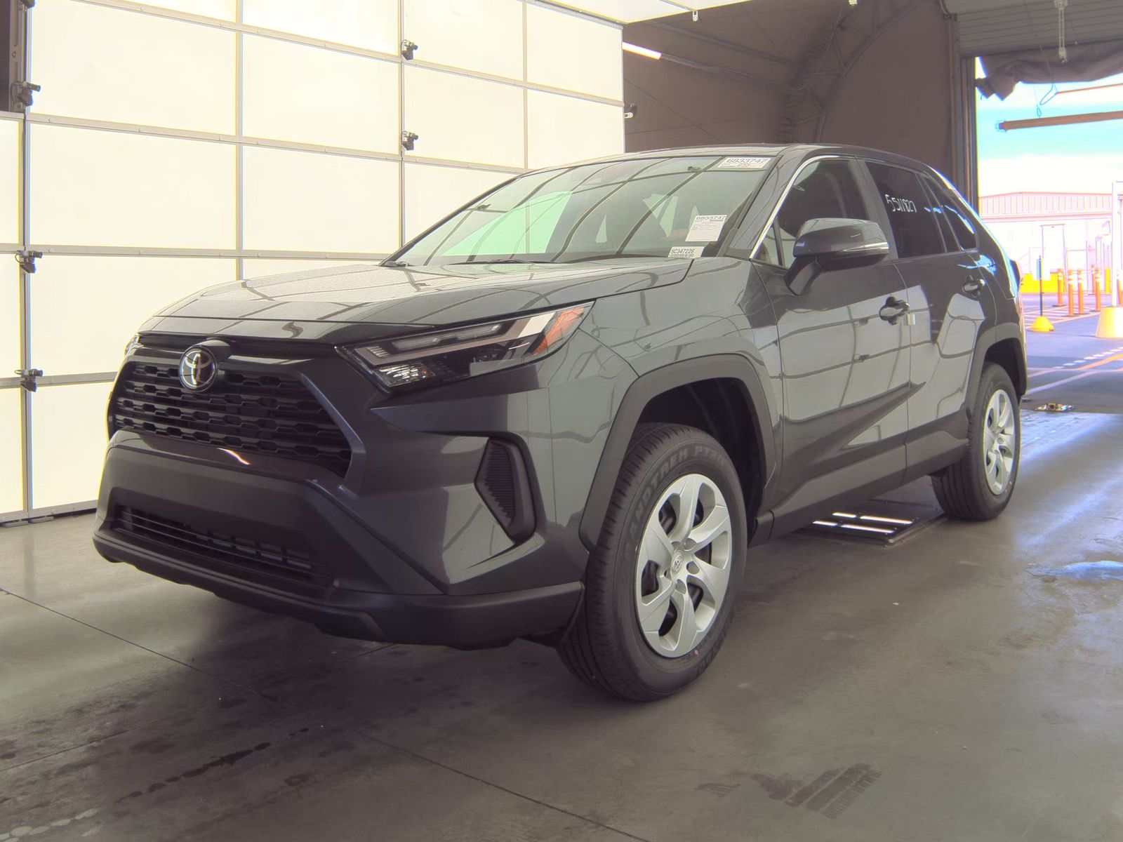 2025 Toyota RAV4 LE FWD