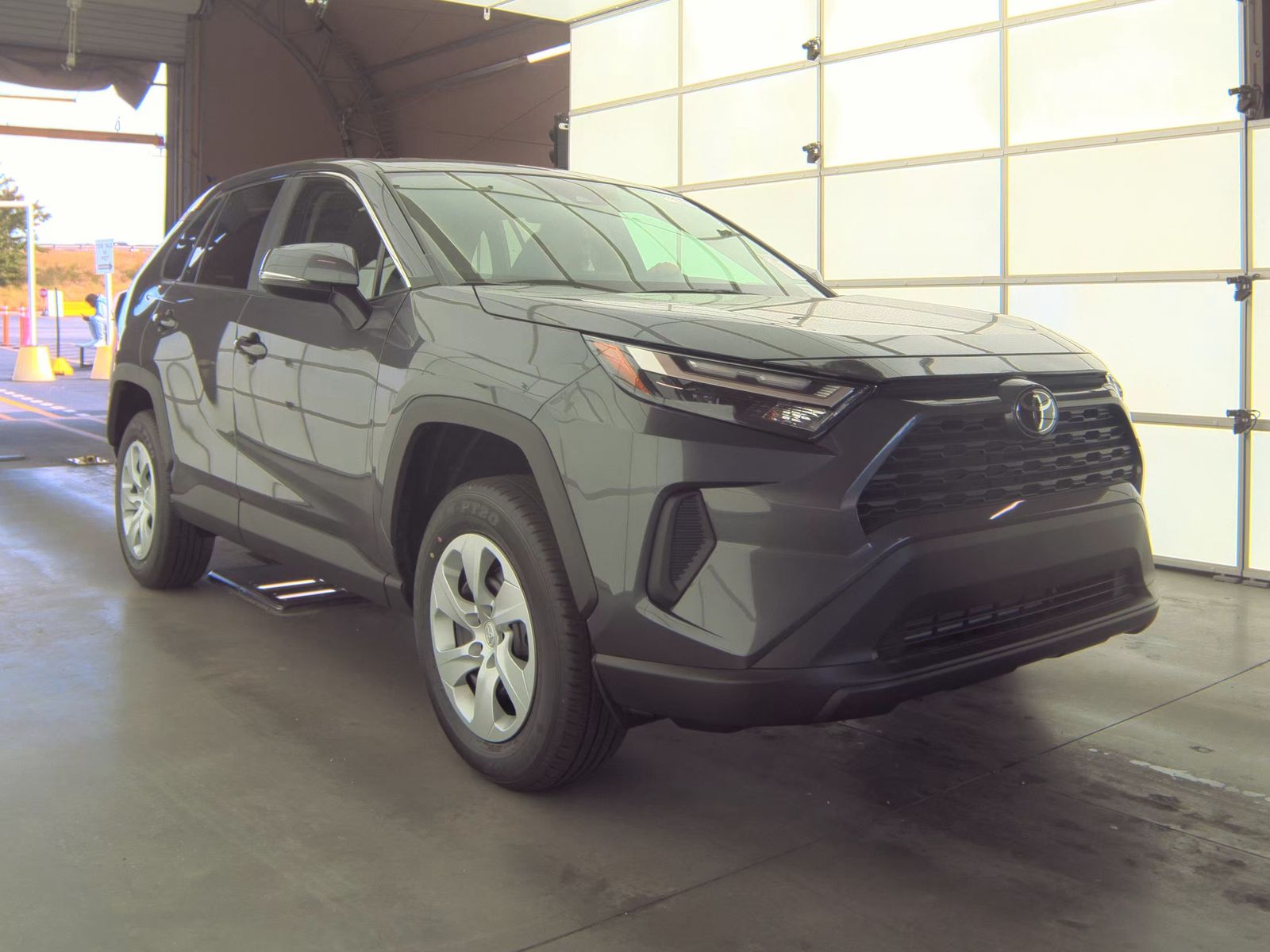 2025 Toyota RAV4 LE FWD