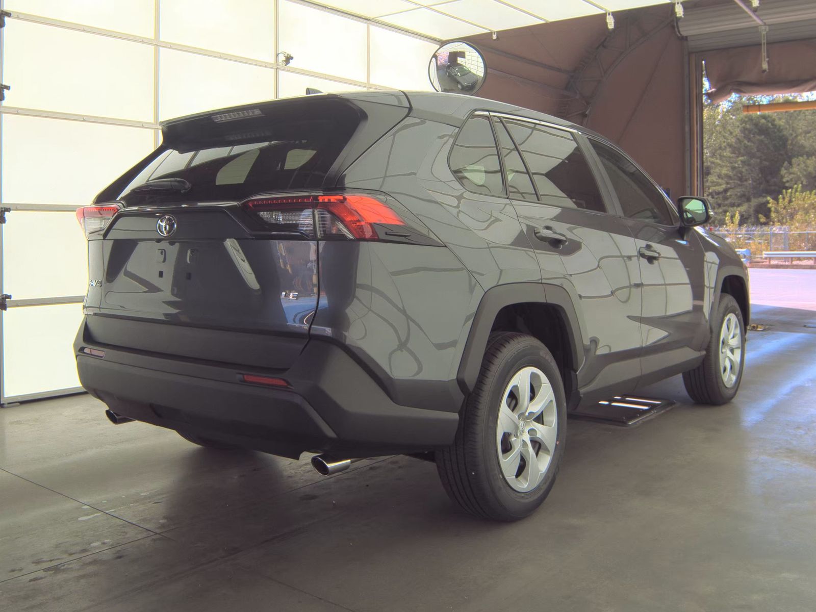 2025 Toyota RAV4 LE FWD