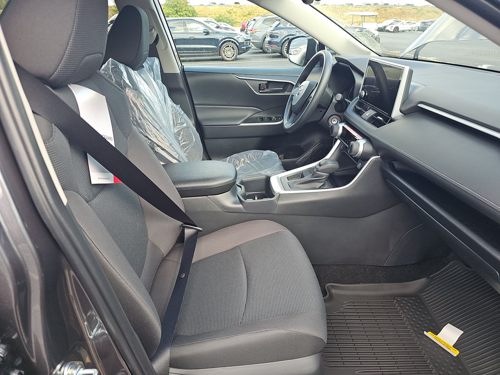 2025 Toyota RAV4 LE FWD