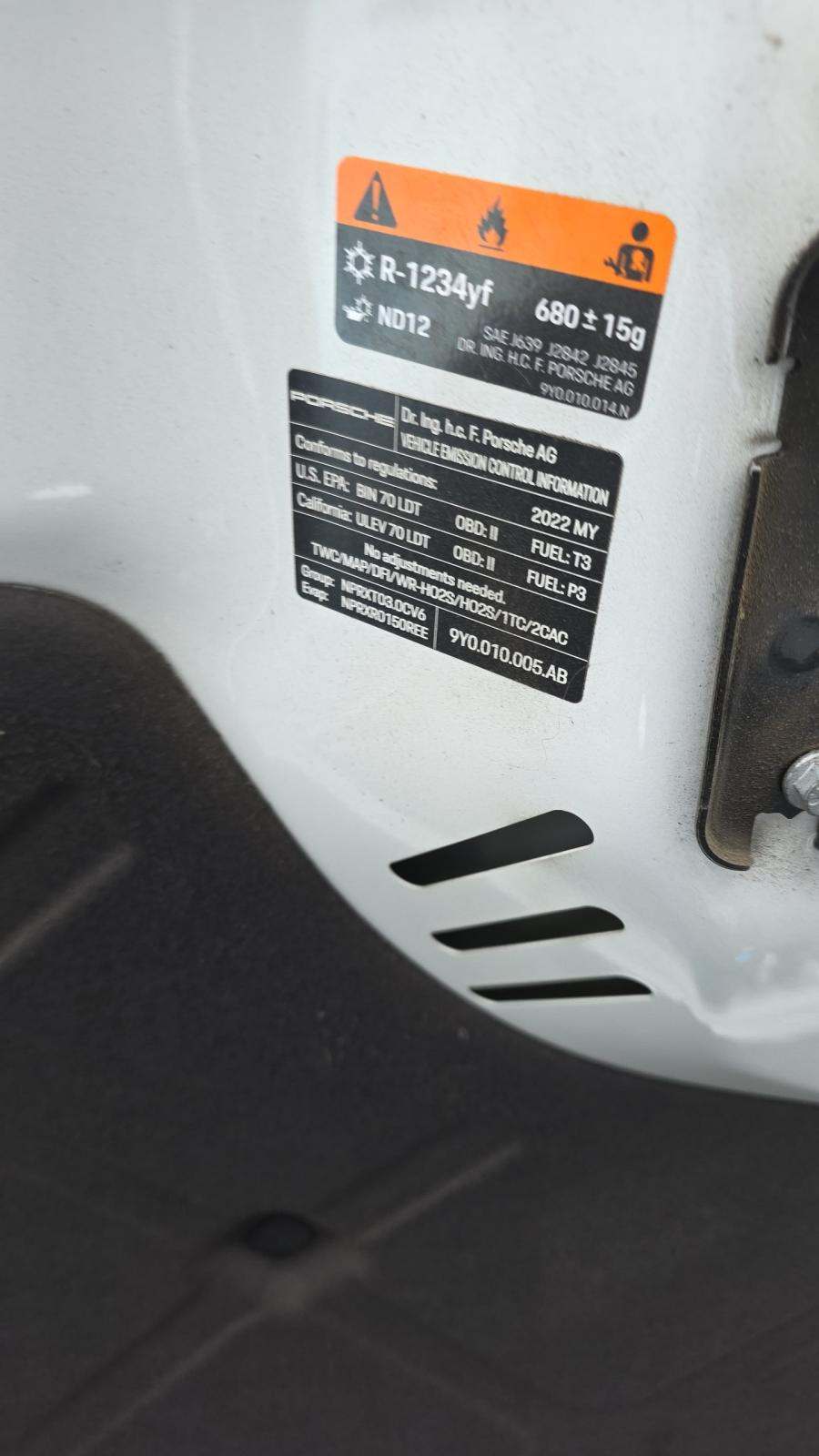 2022 Porsche Cayenne Platinum Edition AWD