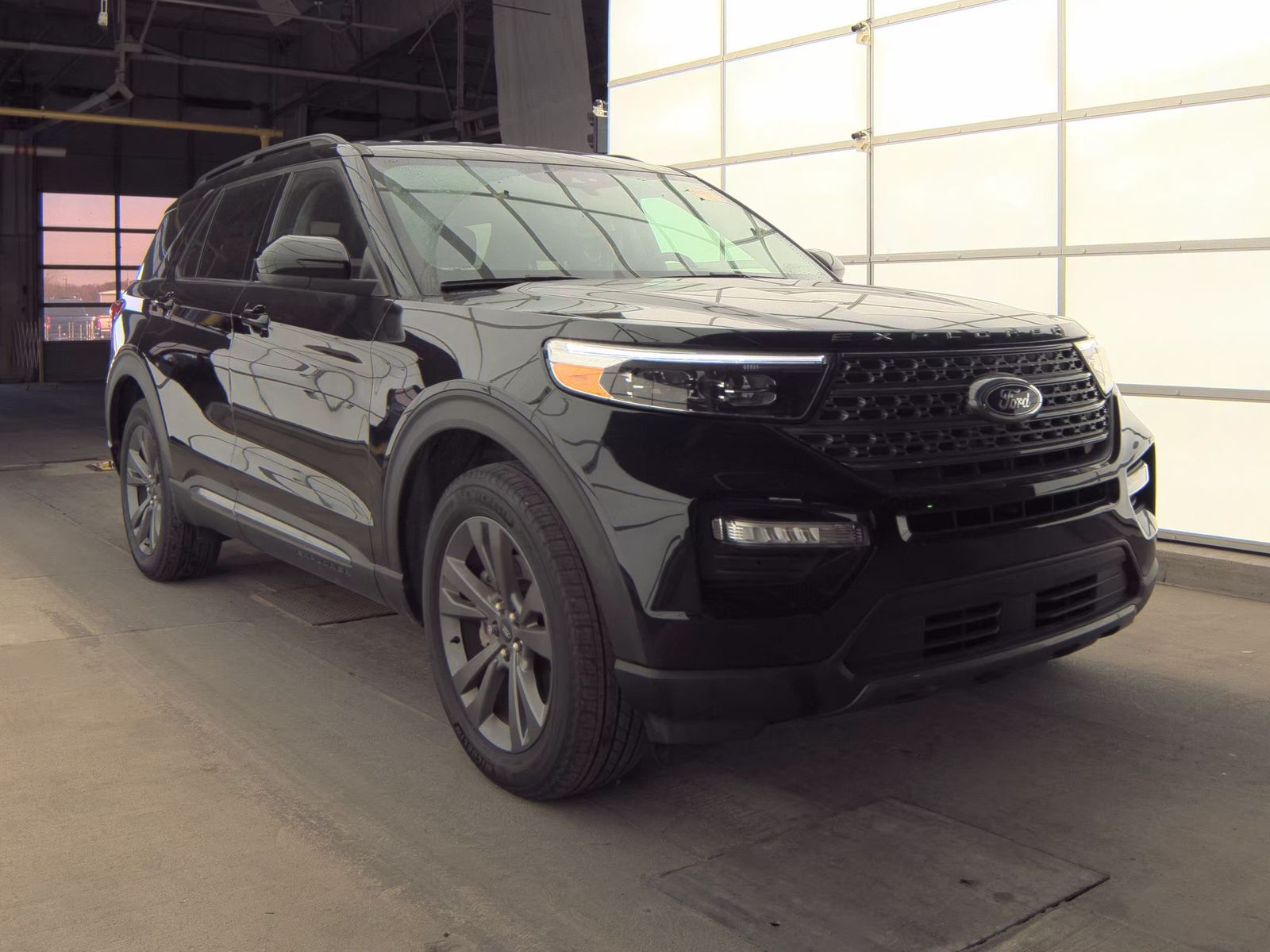 2023 Ford Explorer XLT AWD