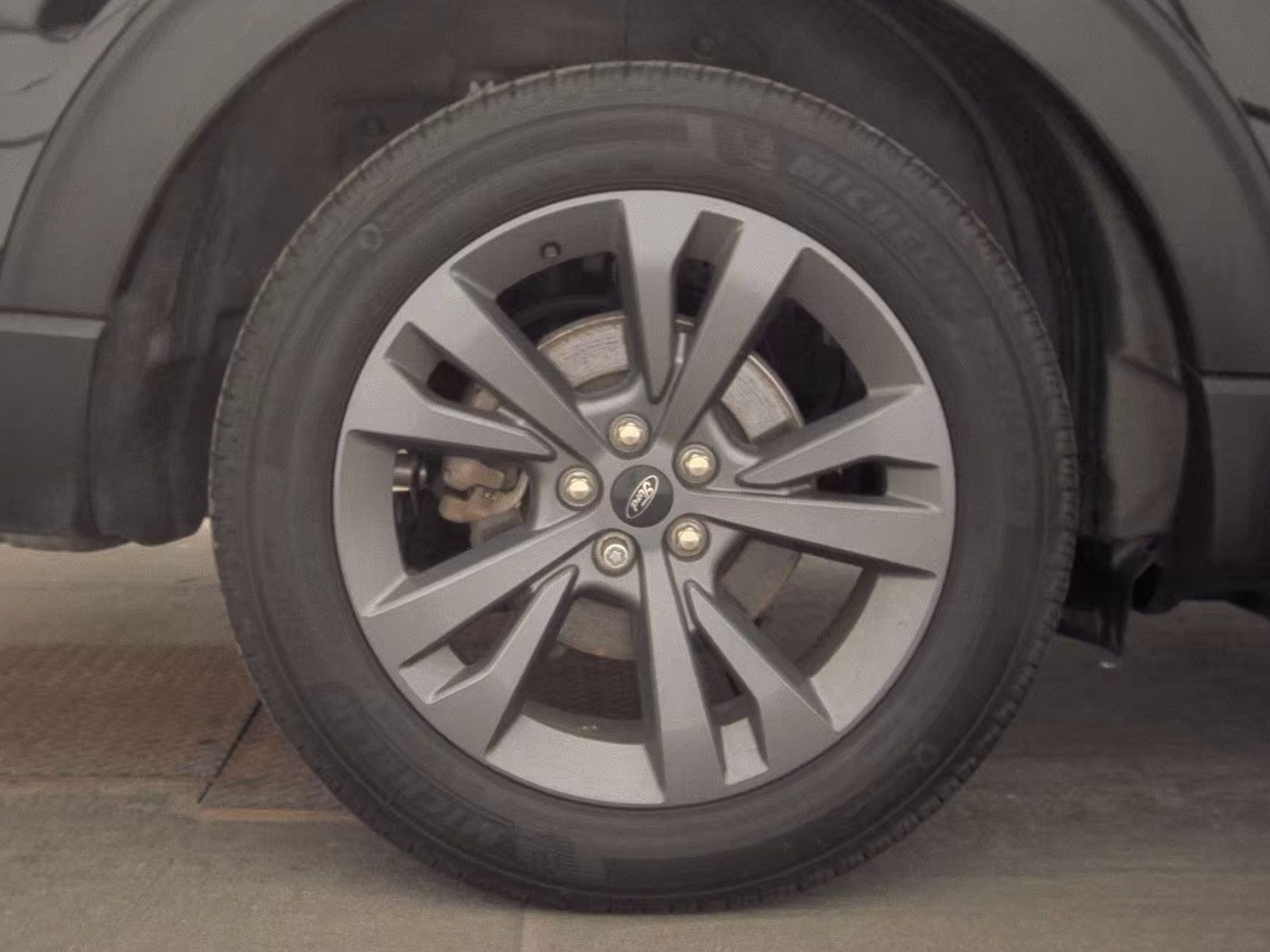 2023 Ford Explorer XLT AWD