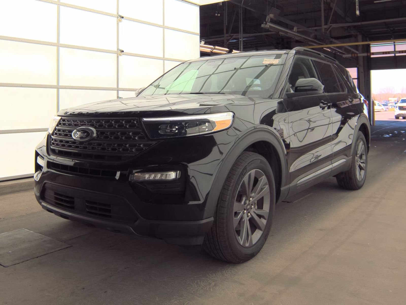 2023 Ford Explorer XLT AWD