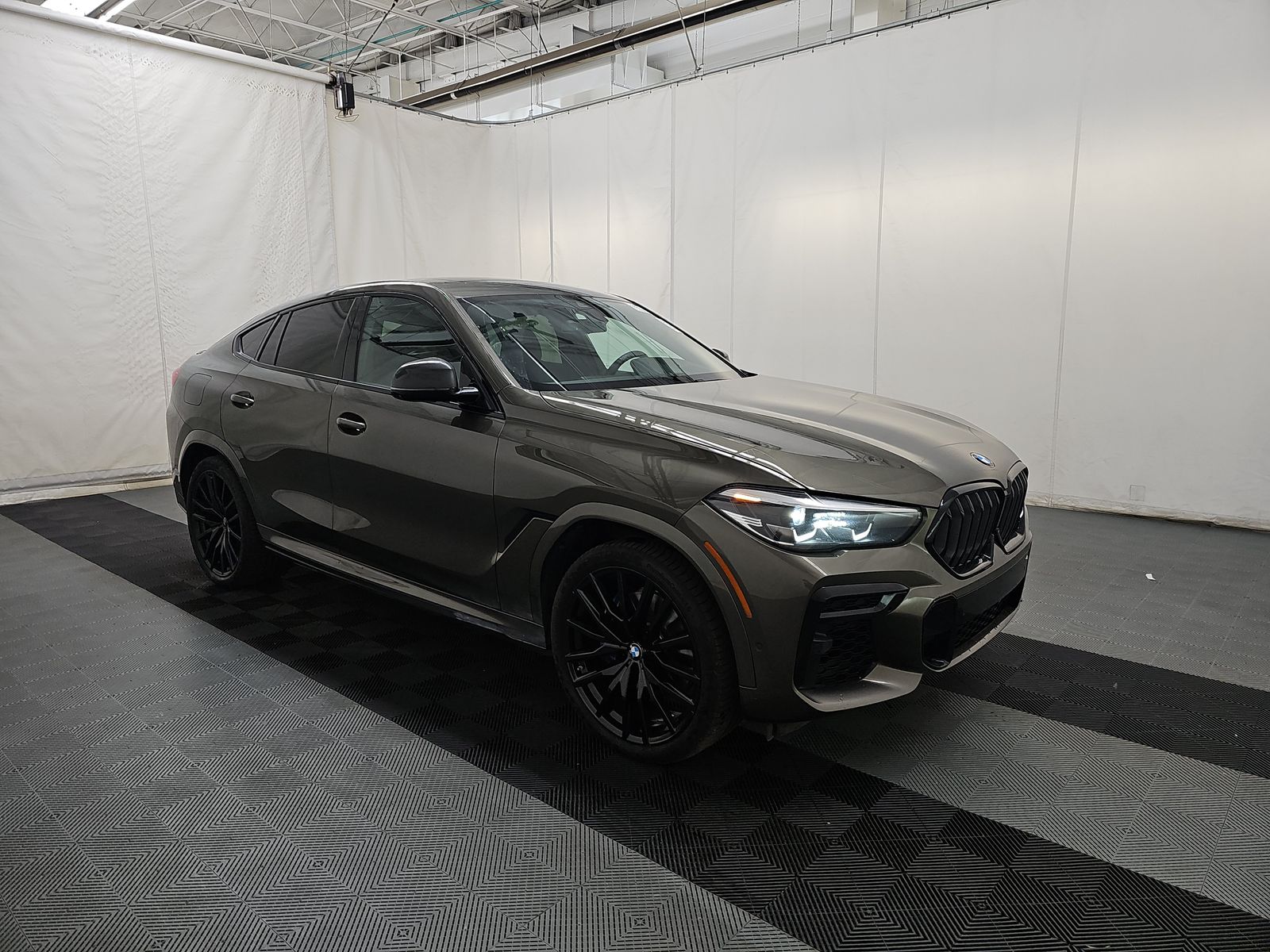2023 BMW X6 xDrive40i AWD