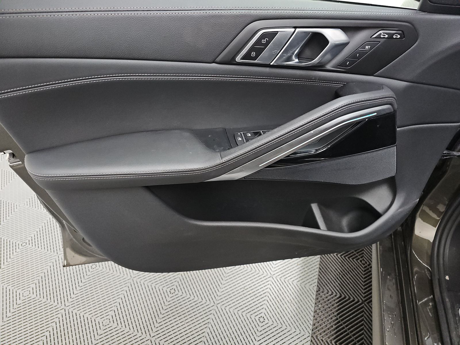 2023 BMW X6 xDrive40i AWD