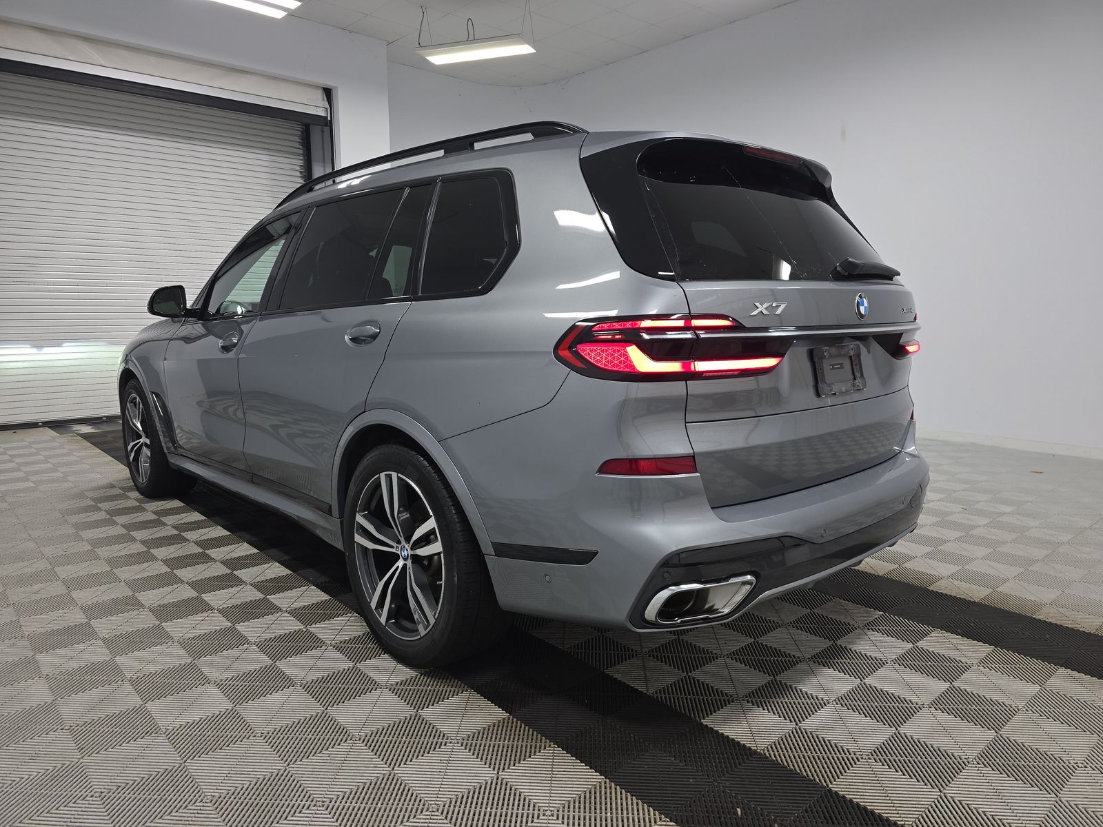 2025 BMW X7 xDrive40i AWD