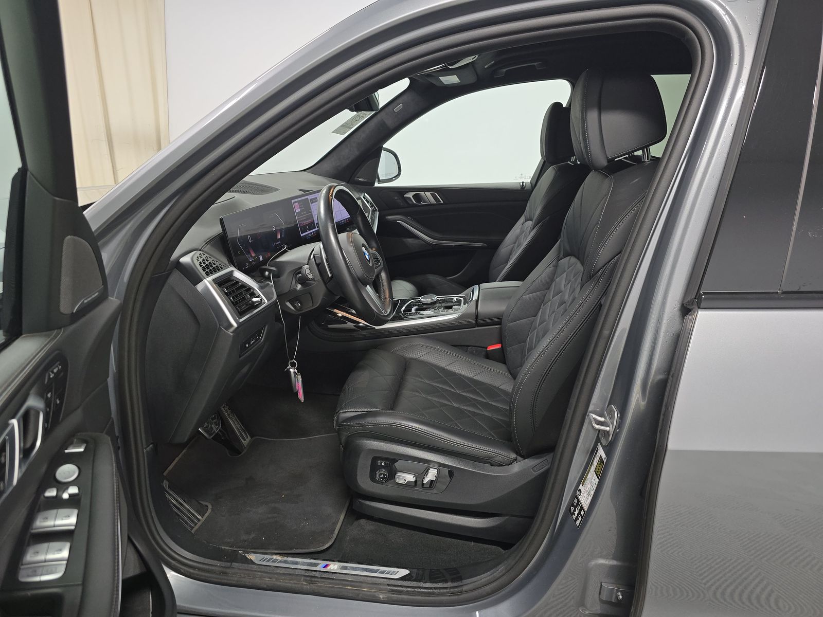 2025 BMW X7 xDrive40i AWD