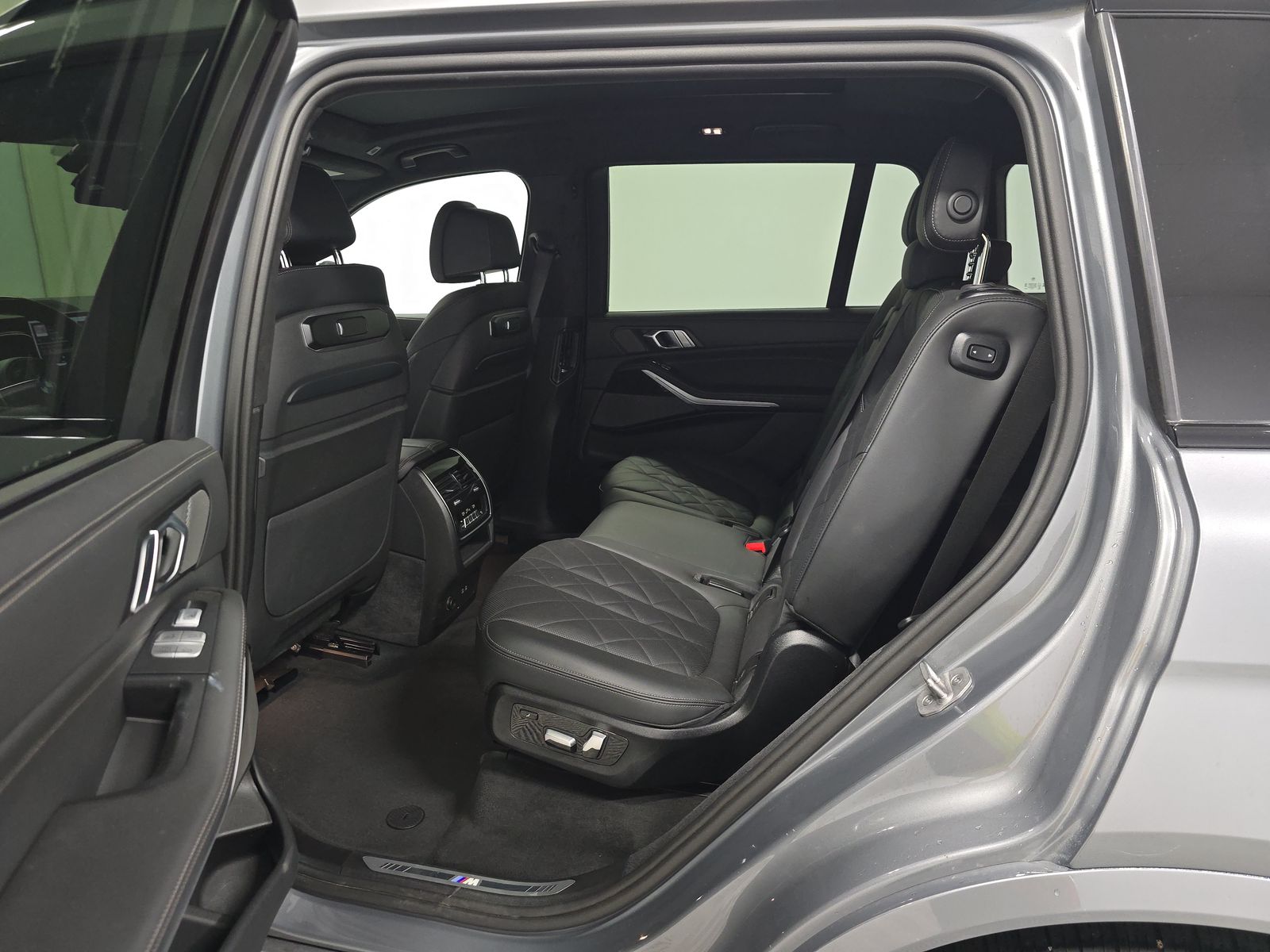 2025 BMW X7 xDrive40i AWD