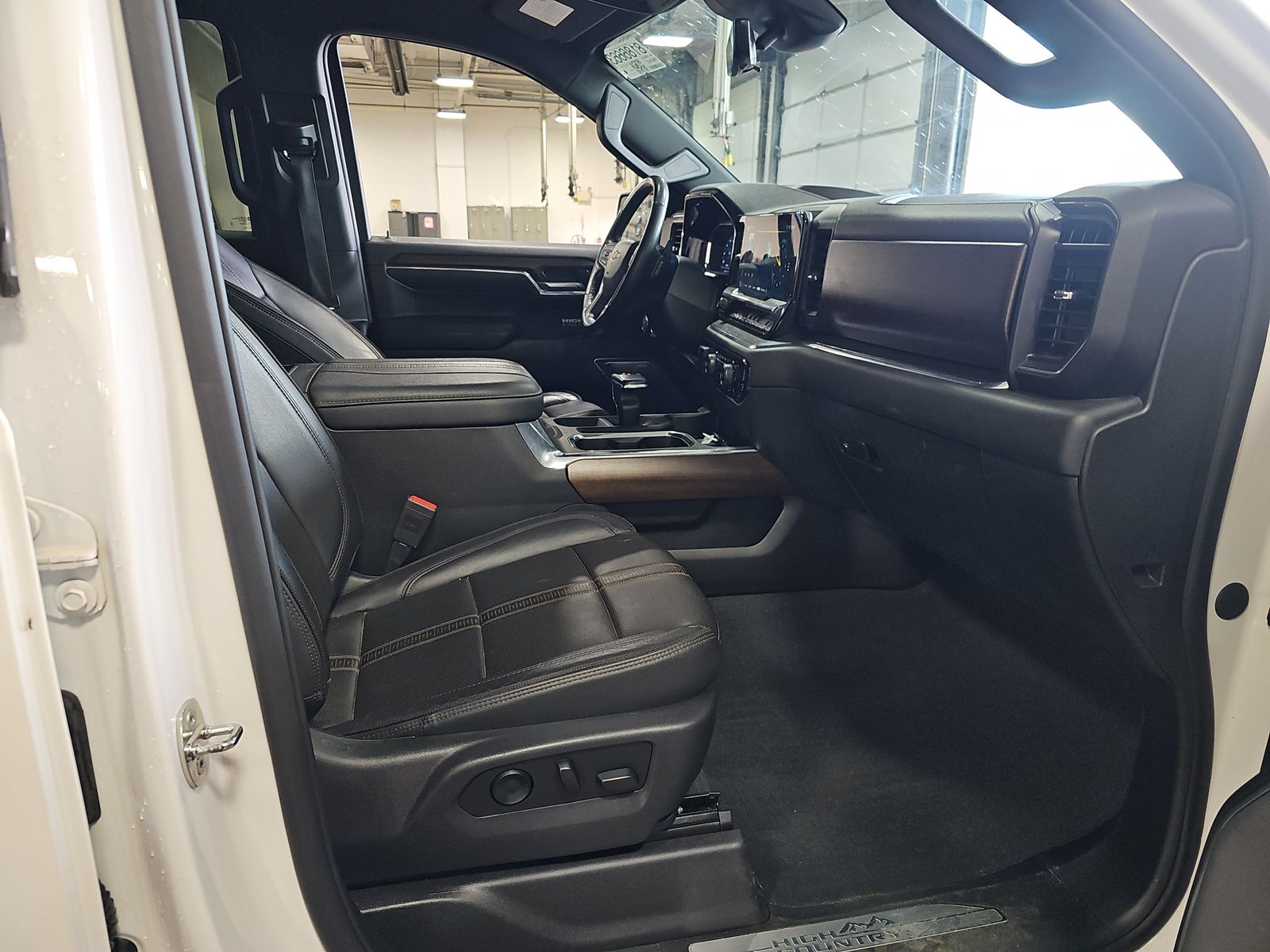 2023 Chevrolet Silverado 1500 High Country AWD