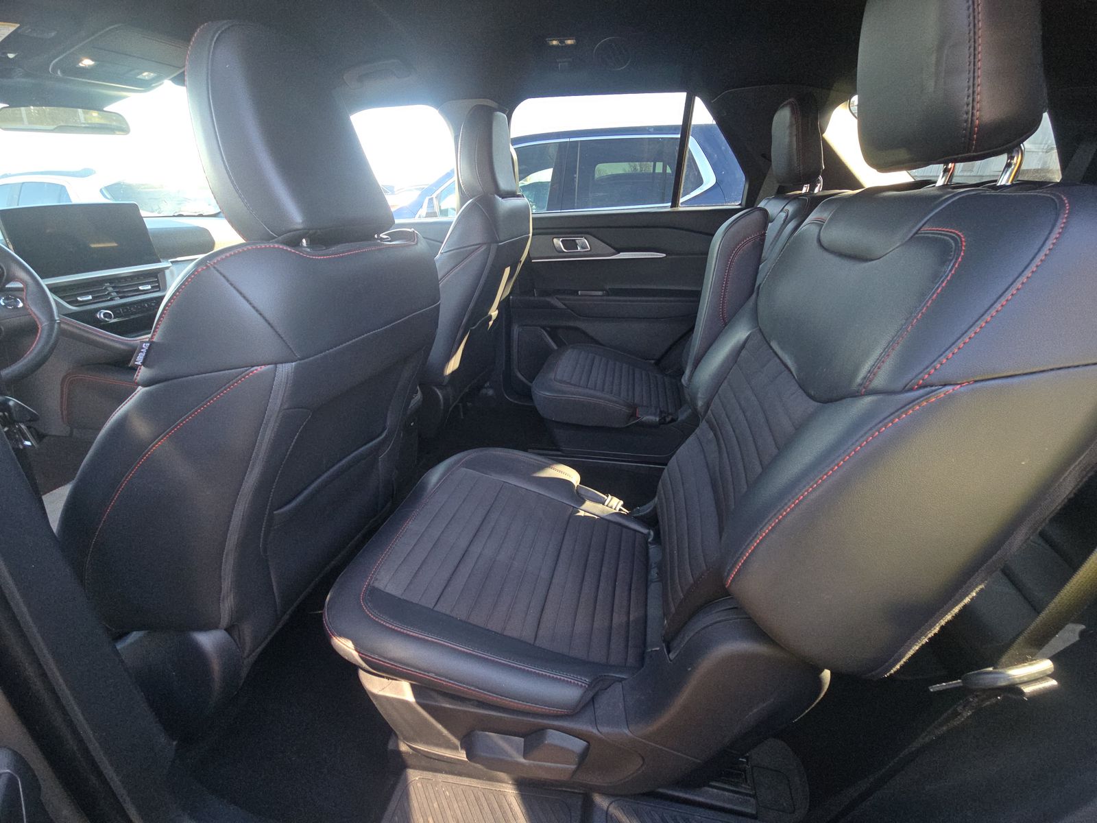 2025 Ford Explorer ST-Line AWD