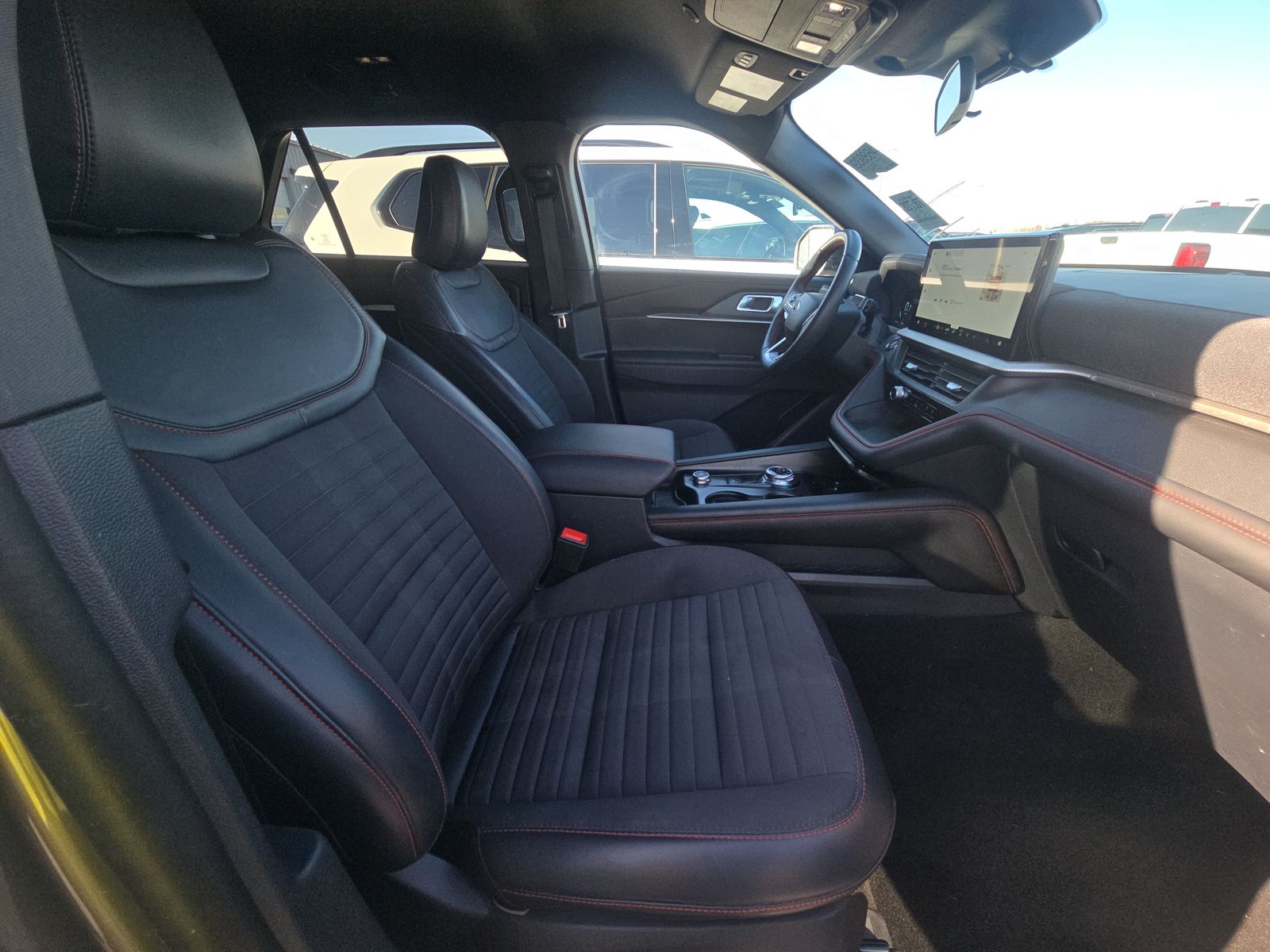 2025 Ford Explorer ST-Line AWD