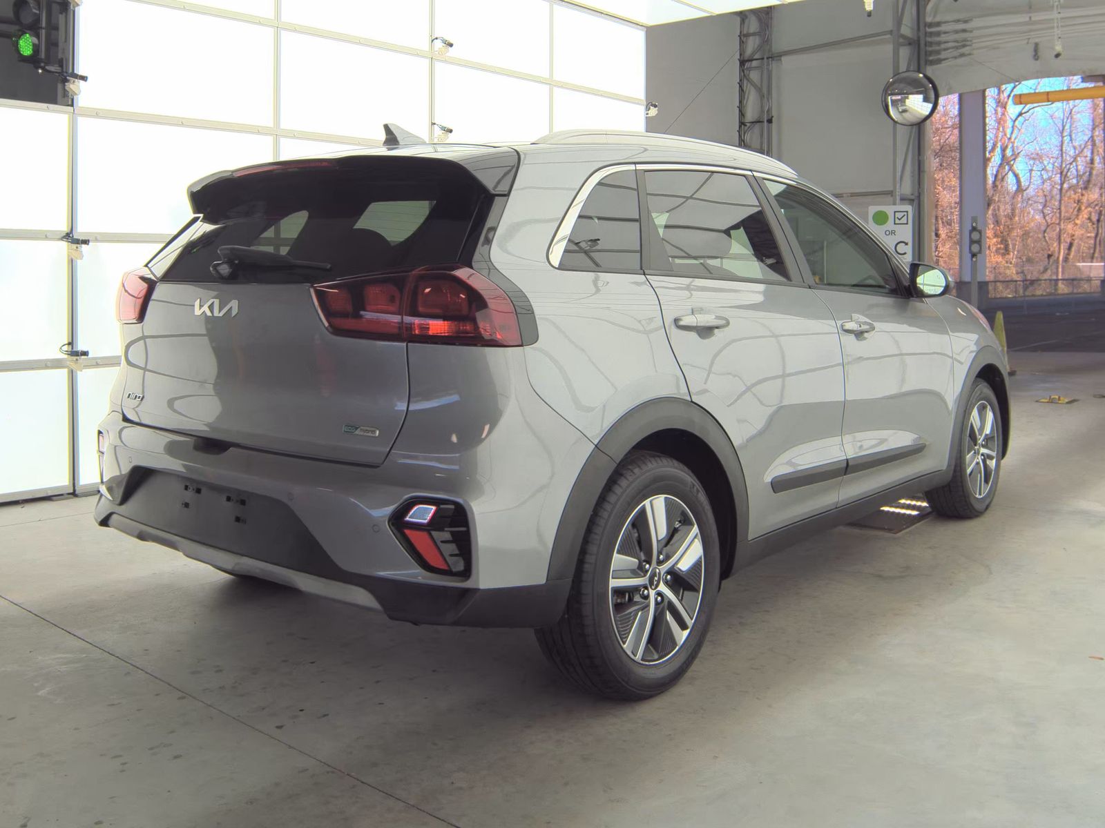 2022 Kia Niro LXS SE FWD
