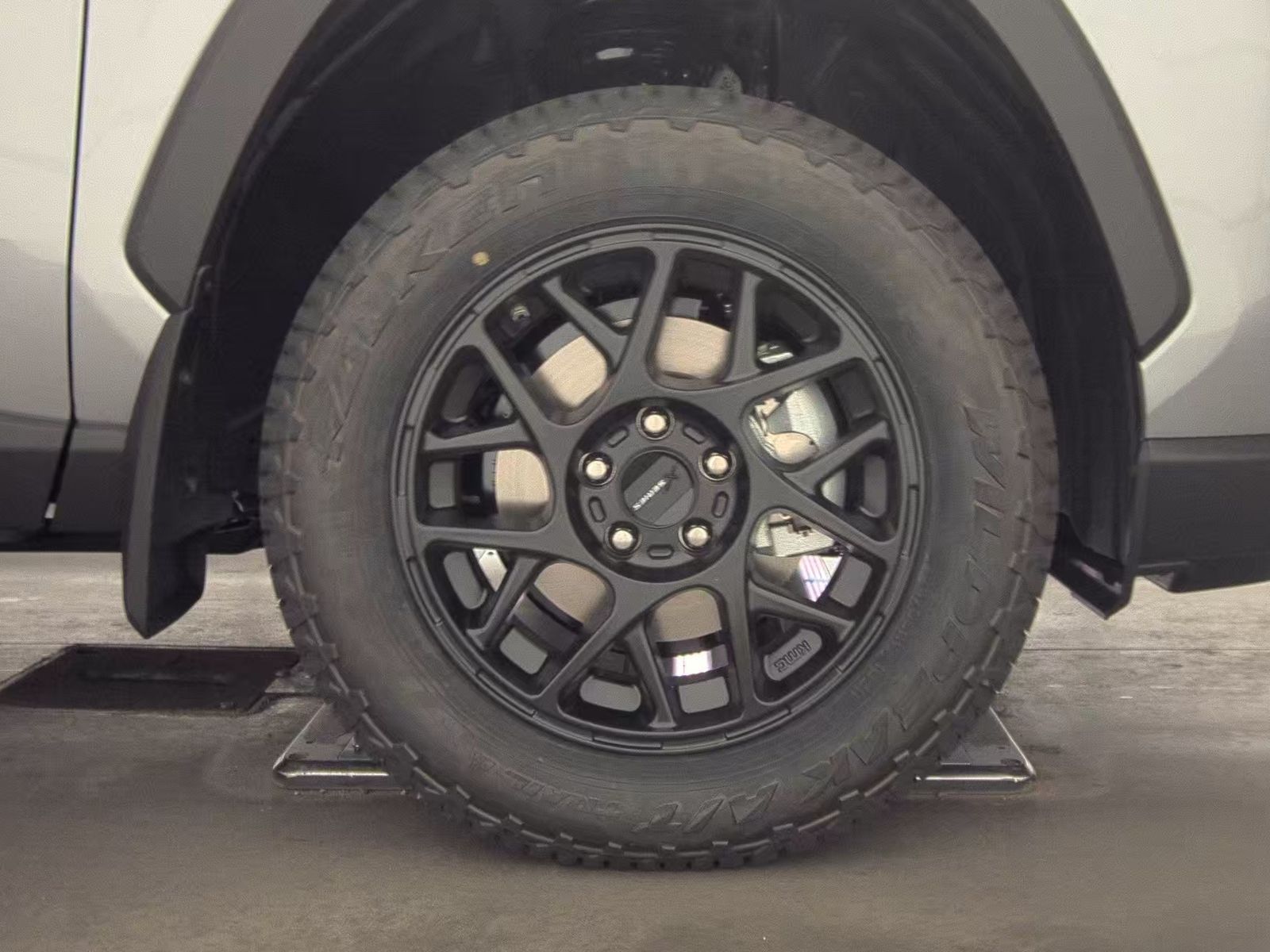 2025 Toyota RAV4 XLE FWD