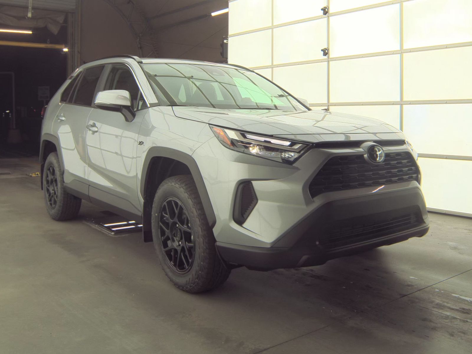 2025 Toyota RAV4 XLE FWD