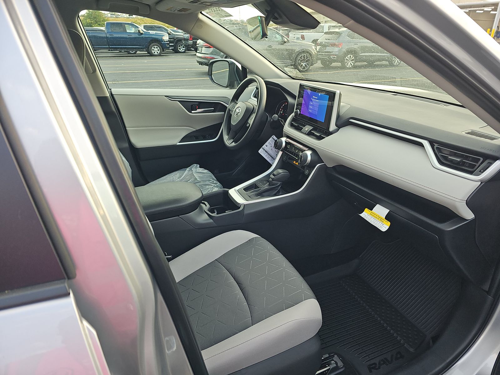 2025 Toyota RAV4 XLE FWD