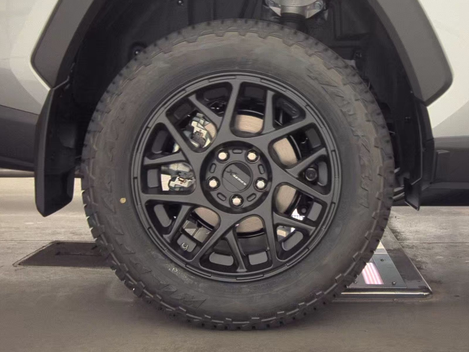 2025 Toyota RAV4 XLE FWD