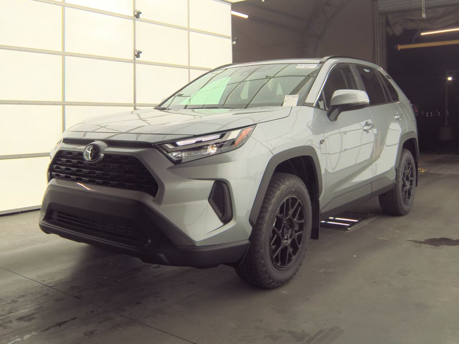 2025 Toyota RAV4 XLE FWD