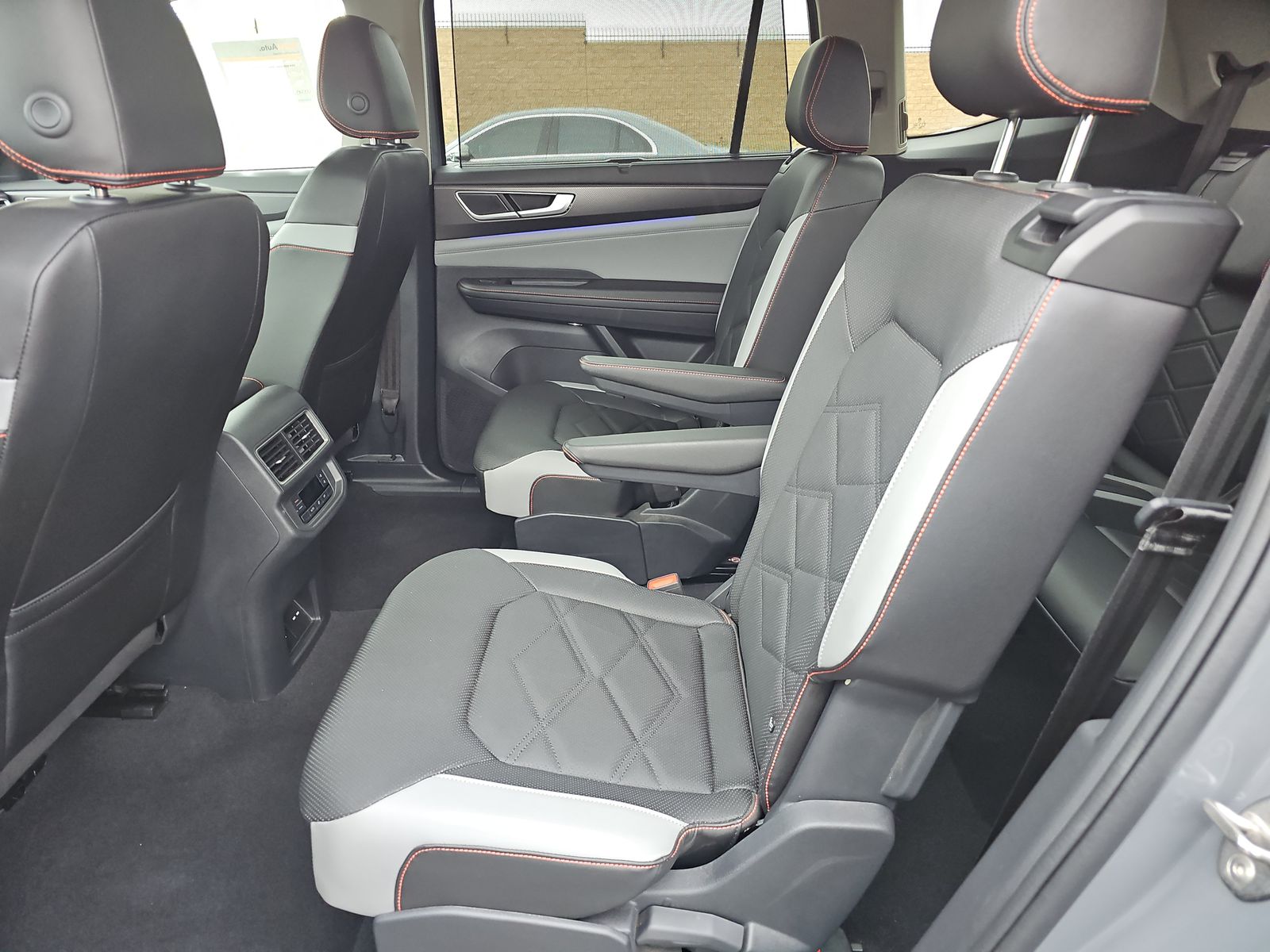 2024 Volkswagen Atlas 2.0T Peak Edition SE AWD