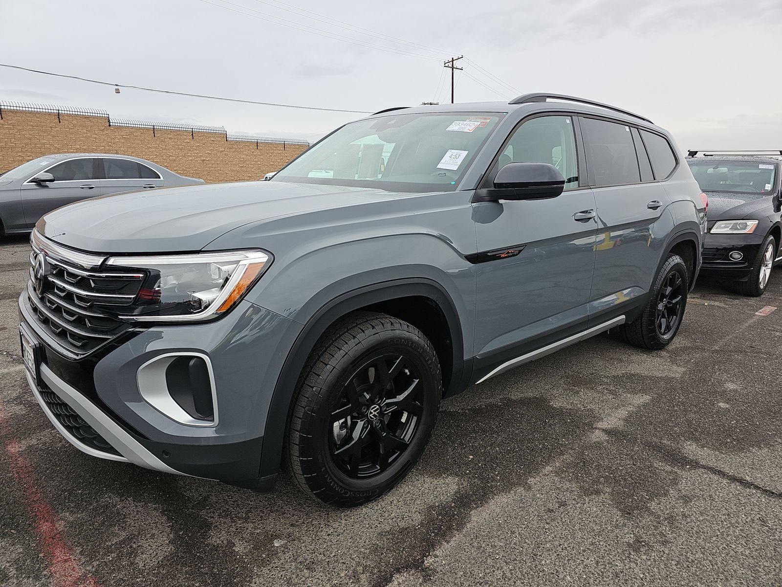 2024 Volkswagen Atlas 2.0T Peak Edition SE AWD