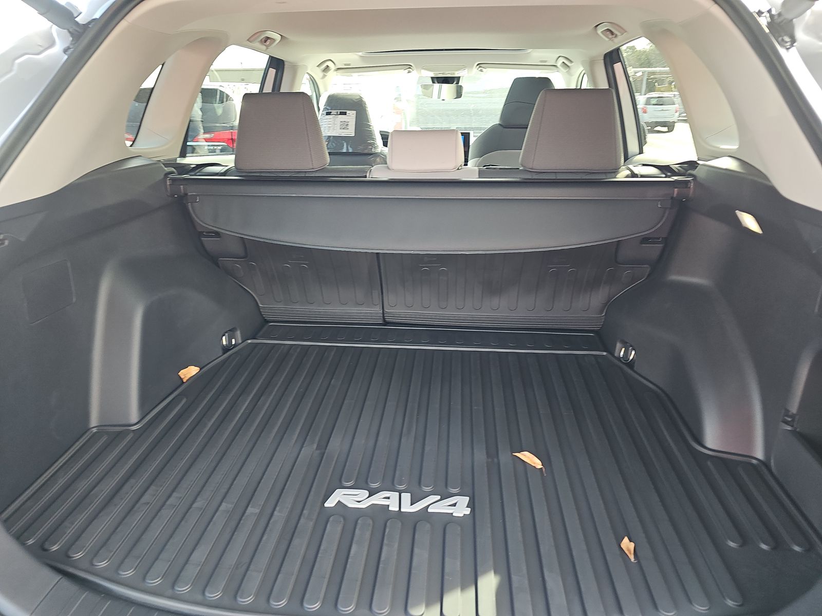 2025 Toyota RAV4 XLE FWD