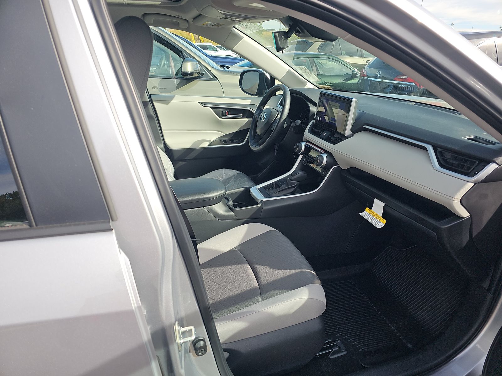 2025 Toyota RAV4 XLE FWD