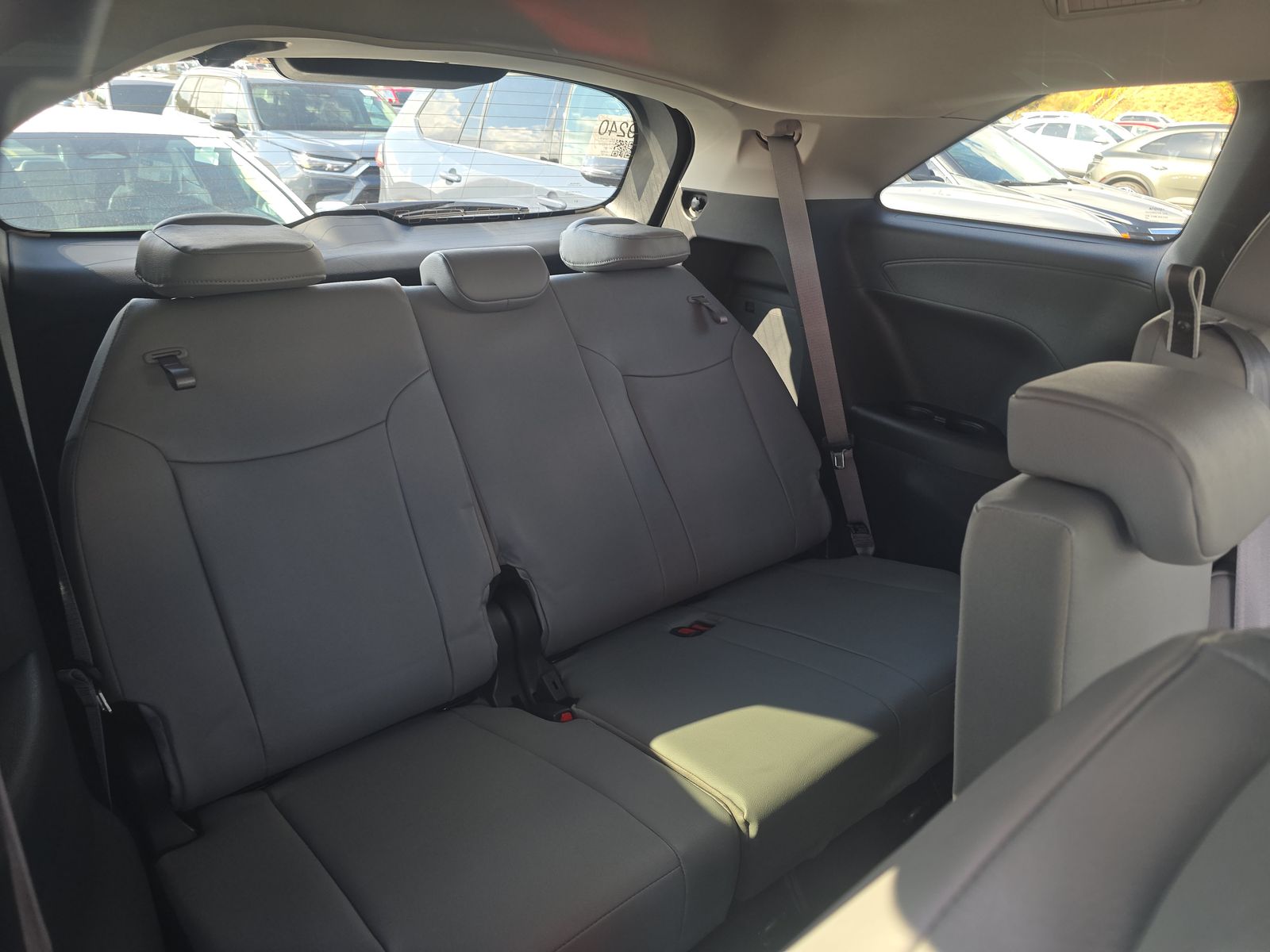 2025 Toyota Sienna XLE FWD