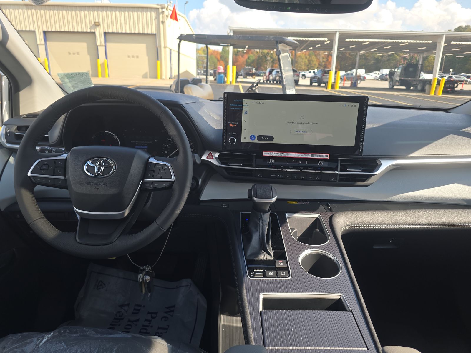 2025 Toyota Sienna XLE FWD