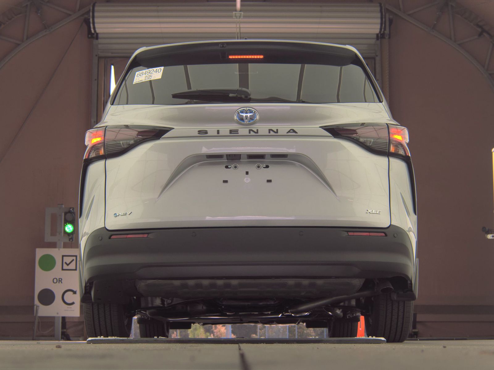 2025 Toyota Sienna XLE FWD