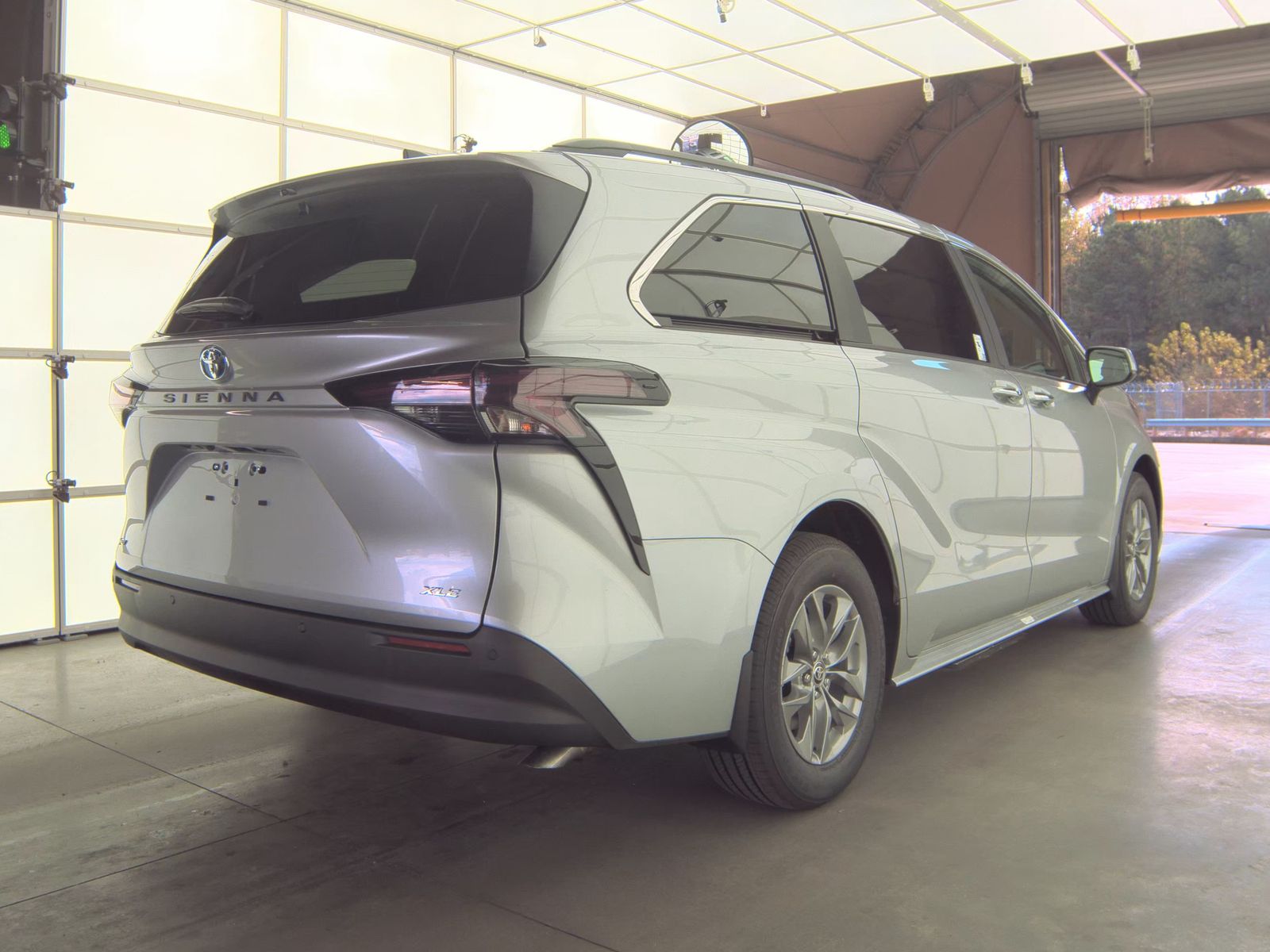 2025 Toyota Sienna XLE FWD